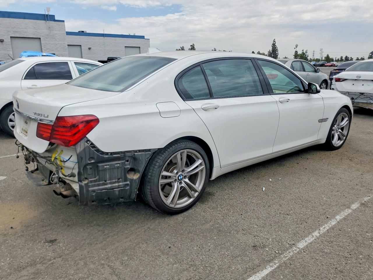 2013 Bmw 750 Li Белый vin: WBAYE8C56DD132296