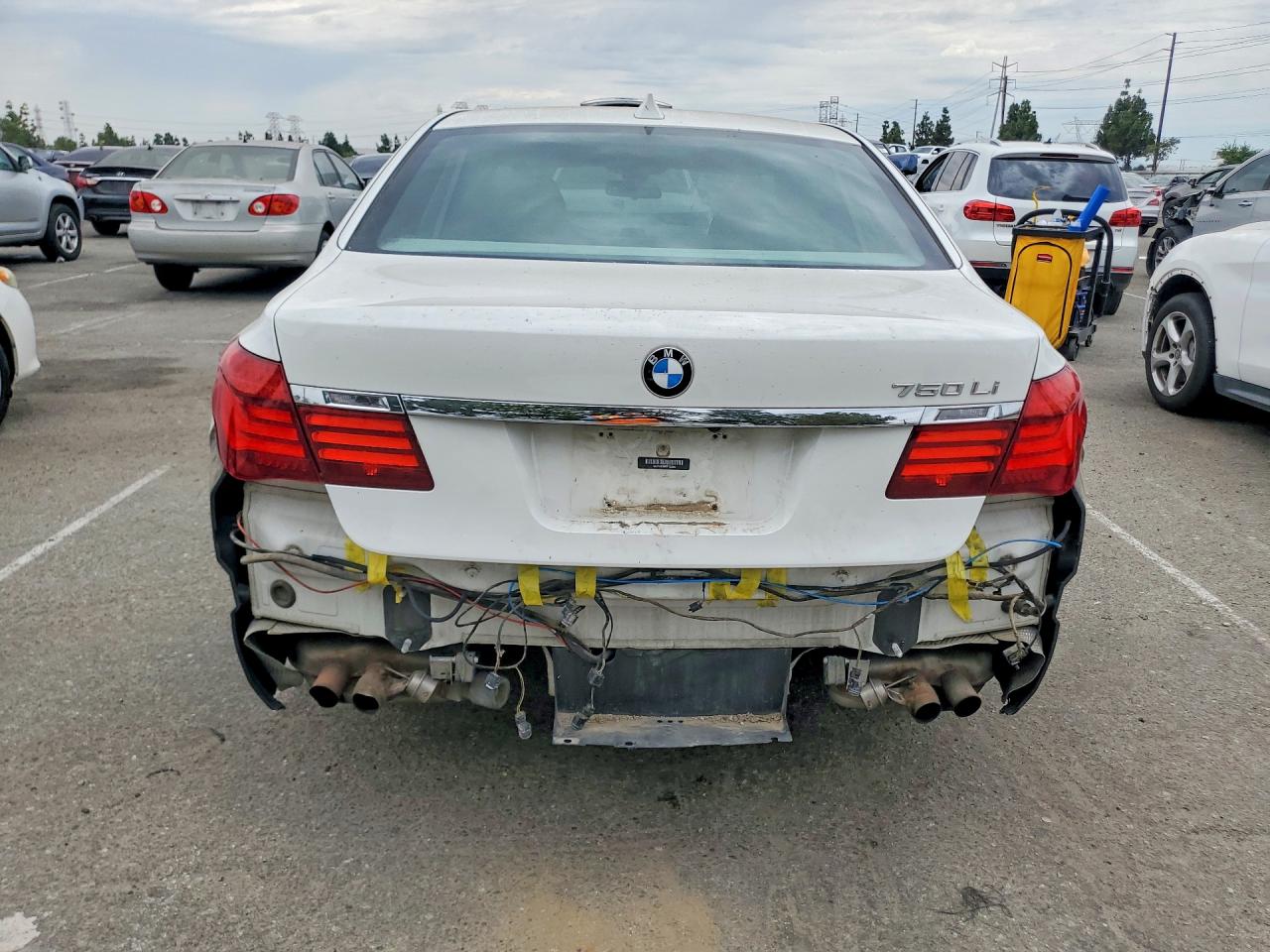 2013 Bmw 750 Li Белый vin: WBAYE8C56DD132296