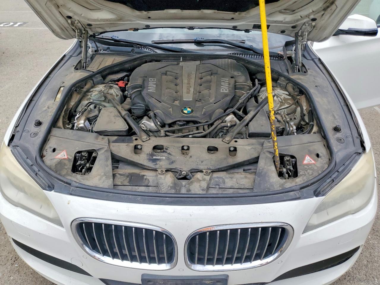 2013 Bmw 750 Li Белый vin: WBAYE8C56DD132296