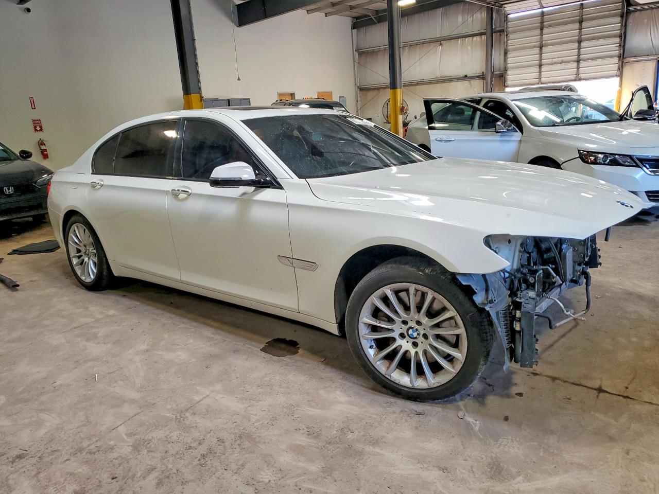 2014 Bmw 750 Li White vin: WBAYE8C56ED780500