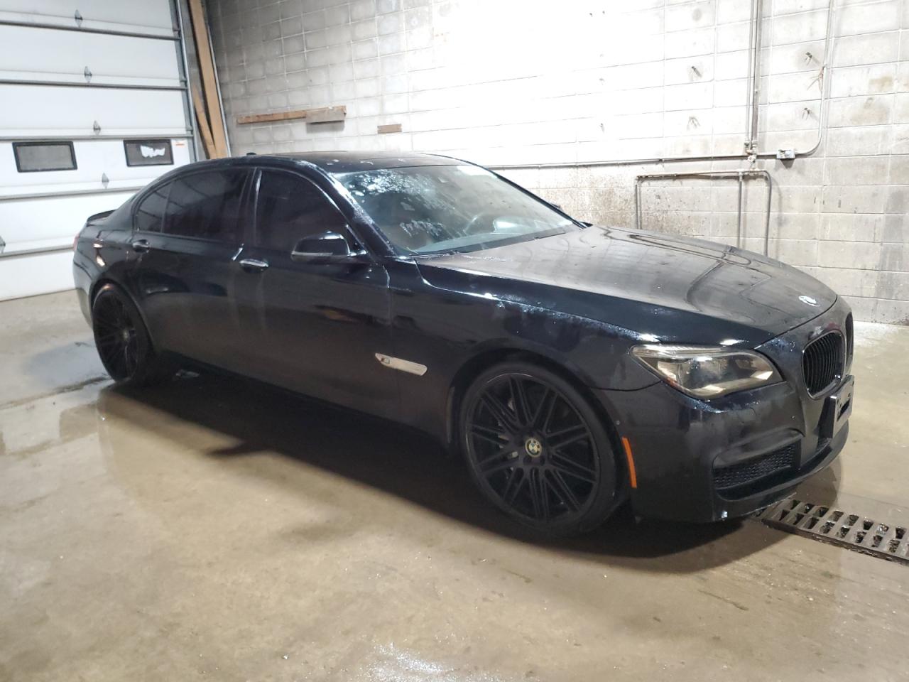 2015 Bmw 750 Li Черный vin: WBAYE8C57FD781057