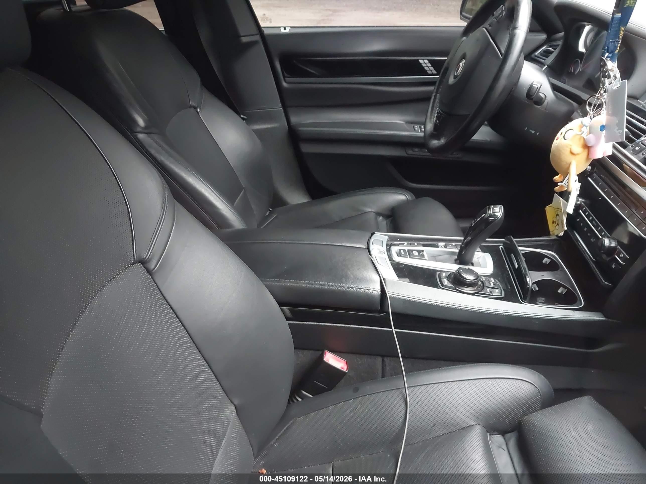 2013 Bmw 750li   Серый vin: WBAYE8C58DDS15910