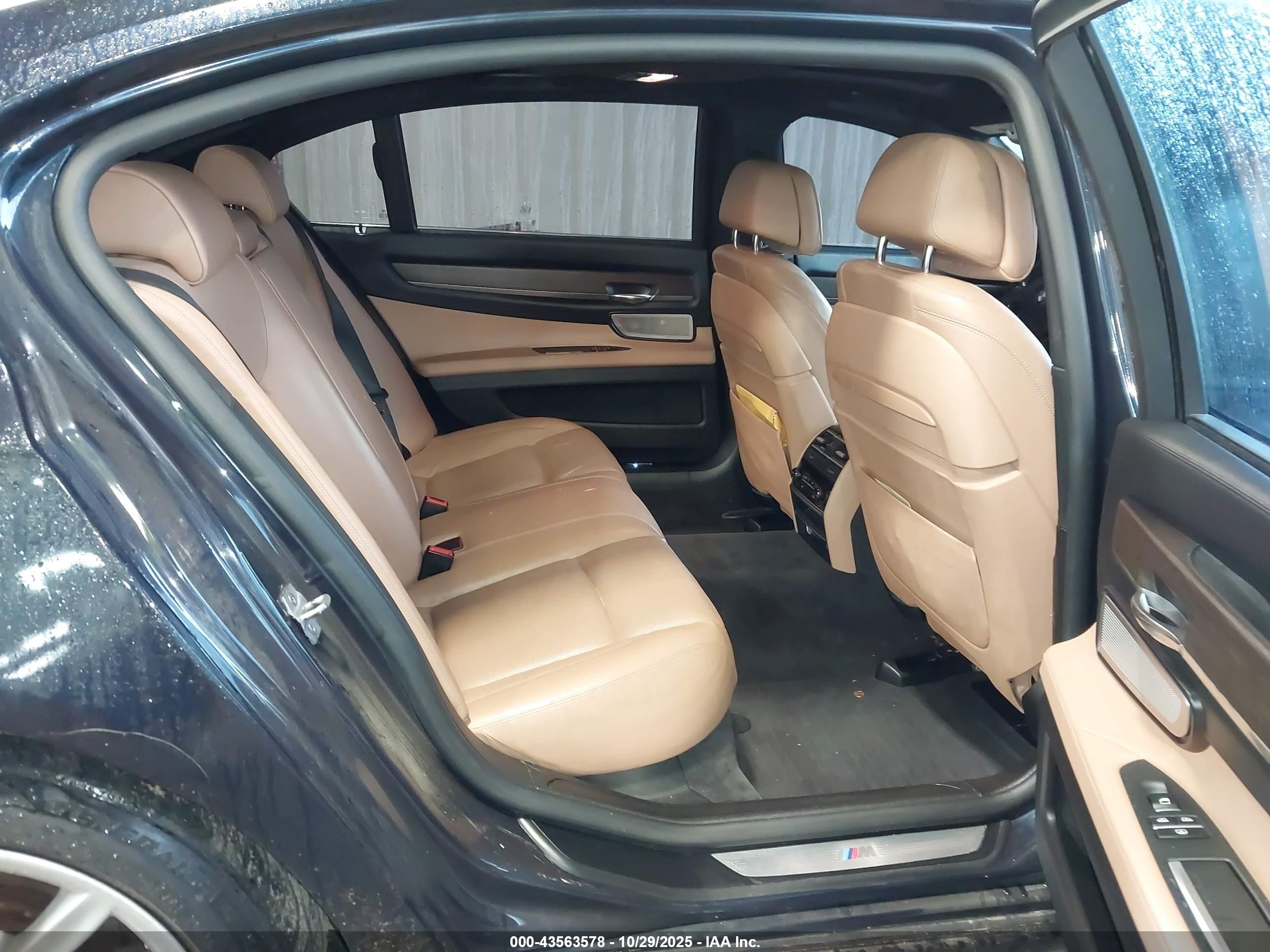 2014 Bmw Alpina B7   Blue vin: WBAYE8C58ED134732