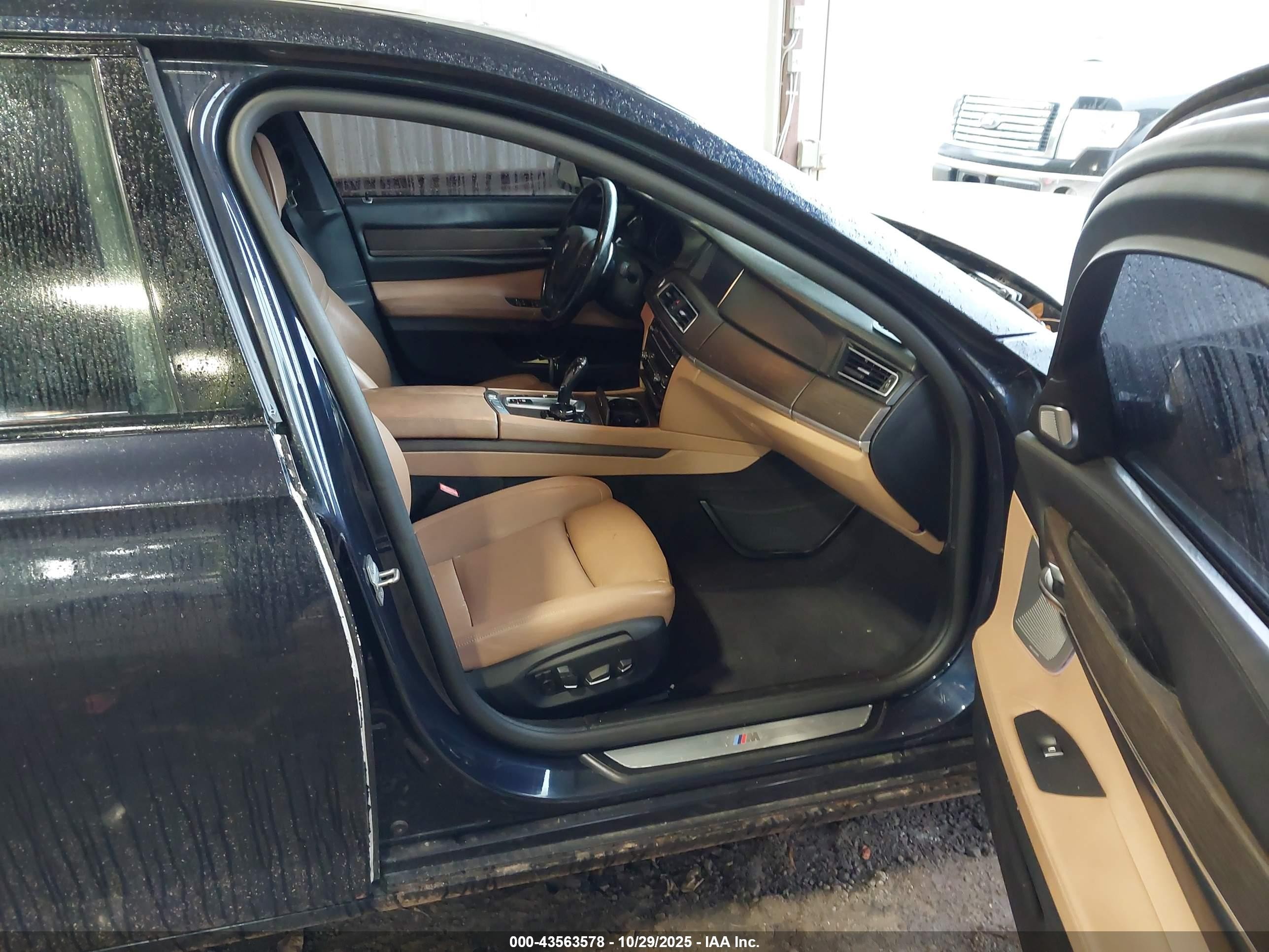 2014 Bmw Alpina B7   Blue vin: WBAYE8C58ED134732