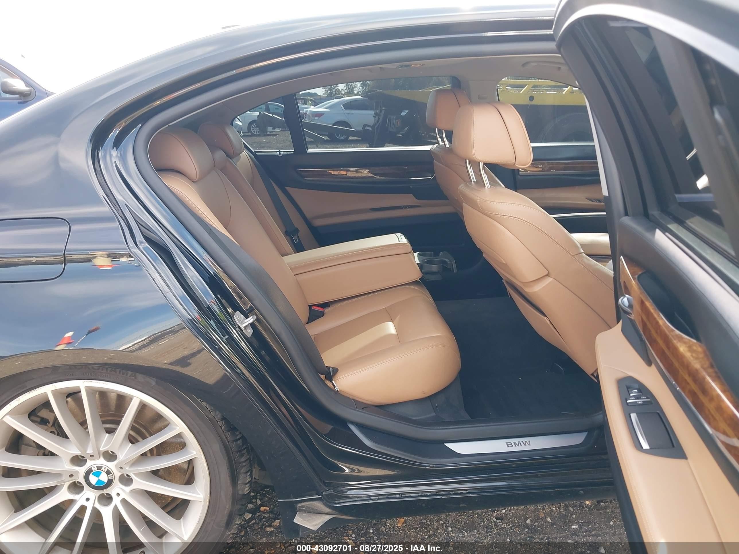 2015 Bmw 750li   Черный vin: WBAYE8C59FD781691