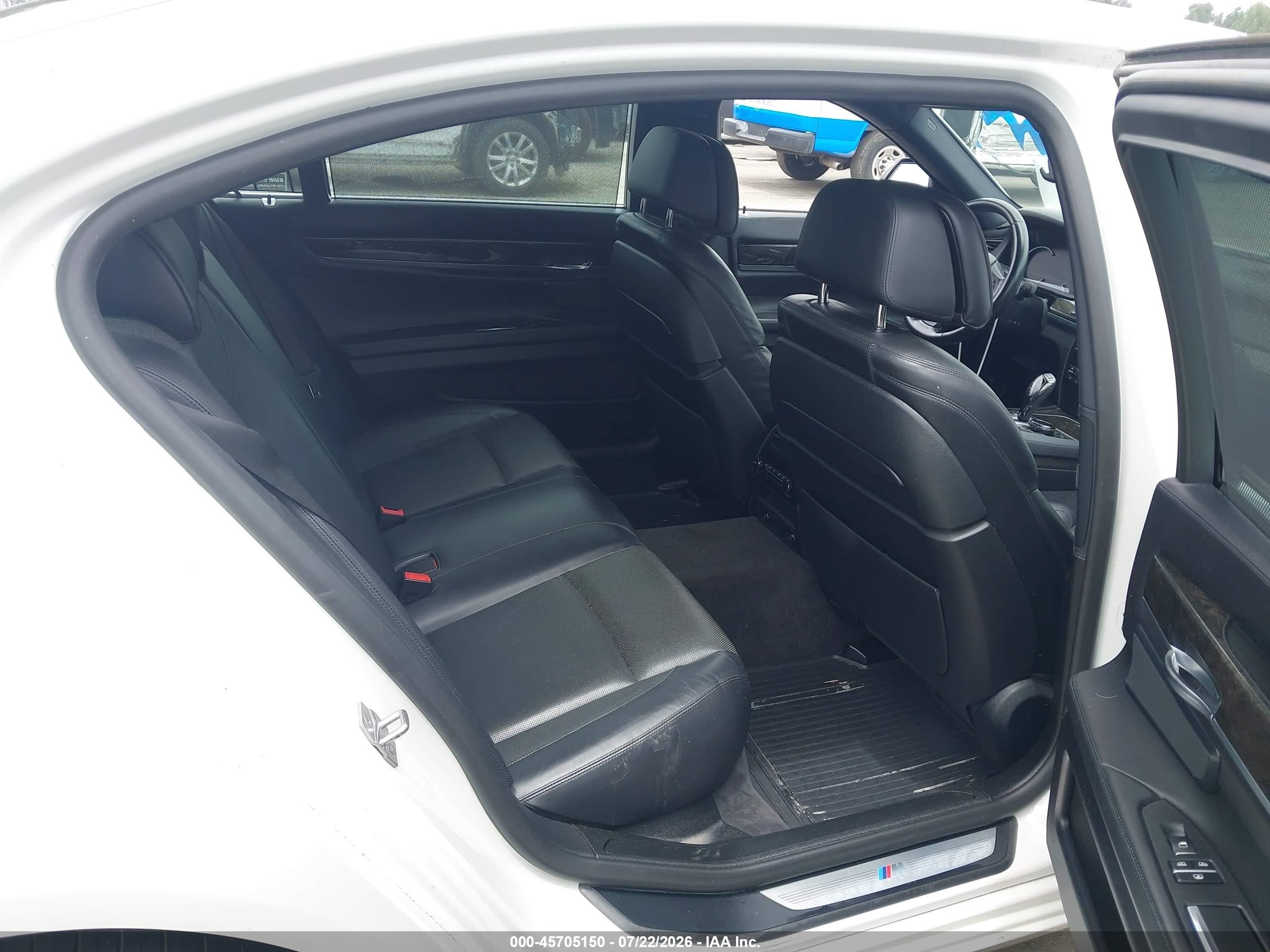 2014 Bmw Alpina B7   Белый vin: WBAYE8C5XED136417