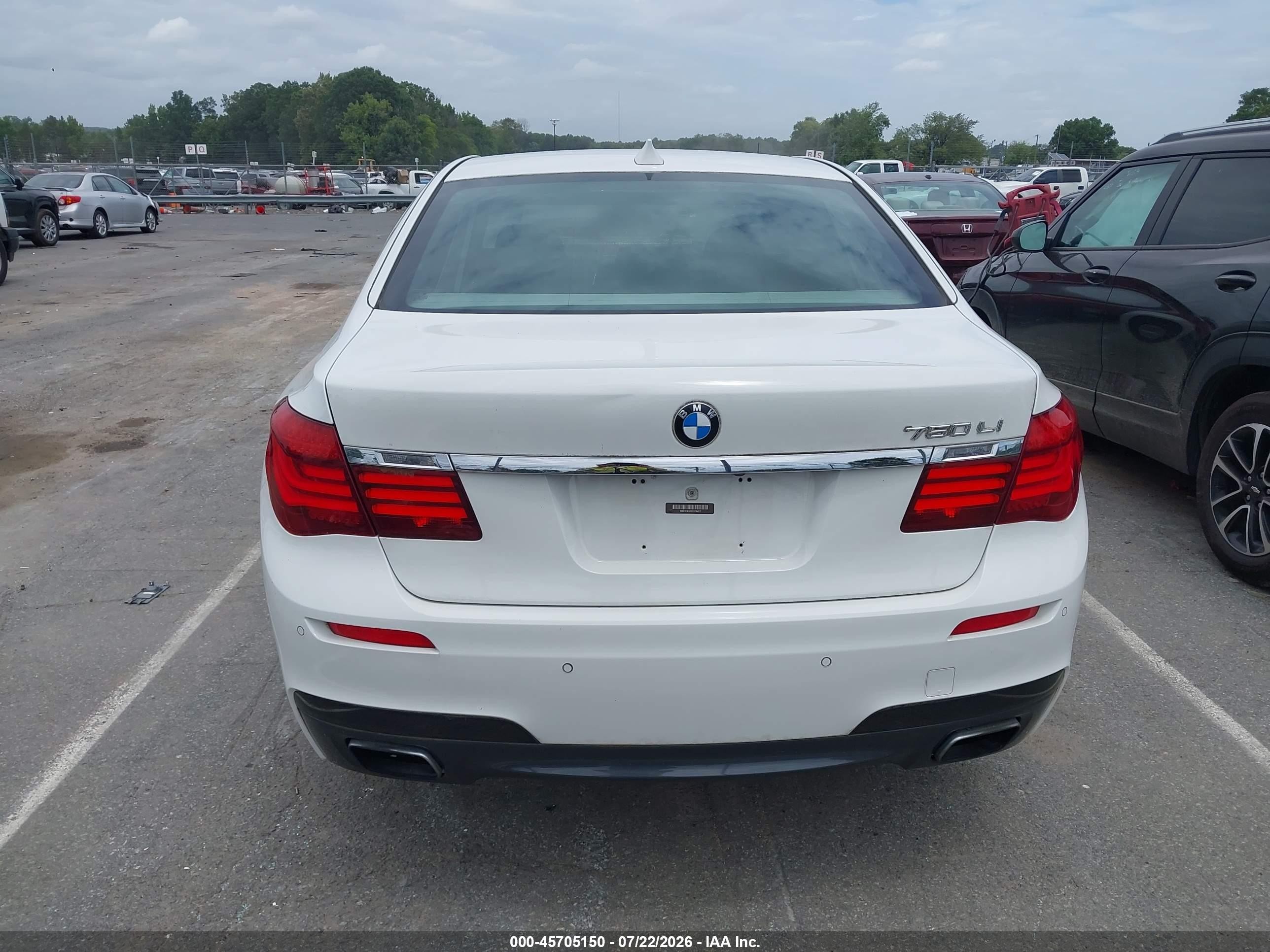 2014 Bmw Alpina B7   Белый vin: WBAYE8C5XED136417