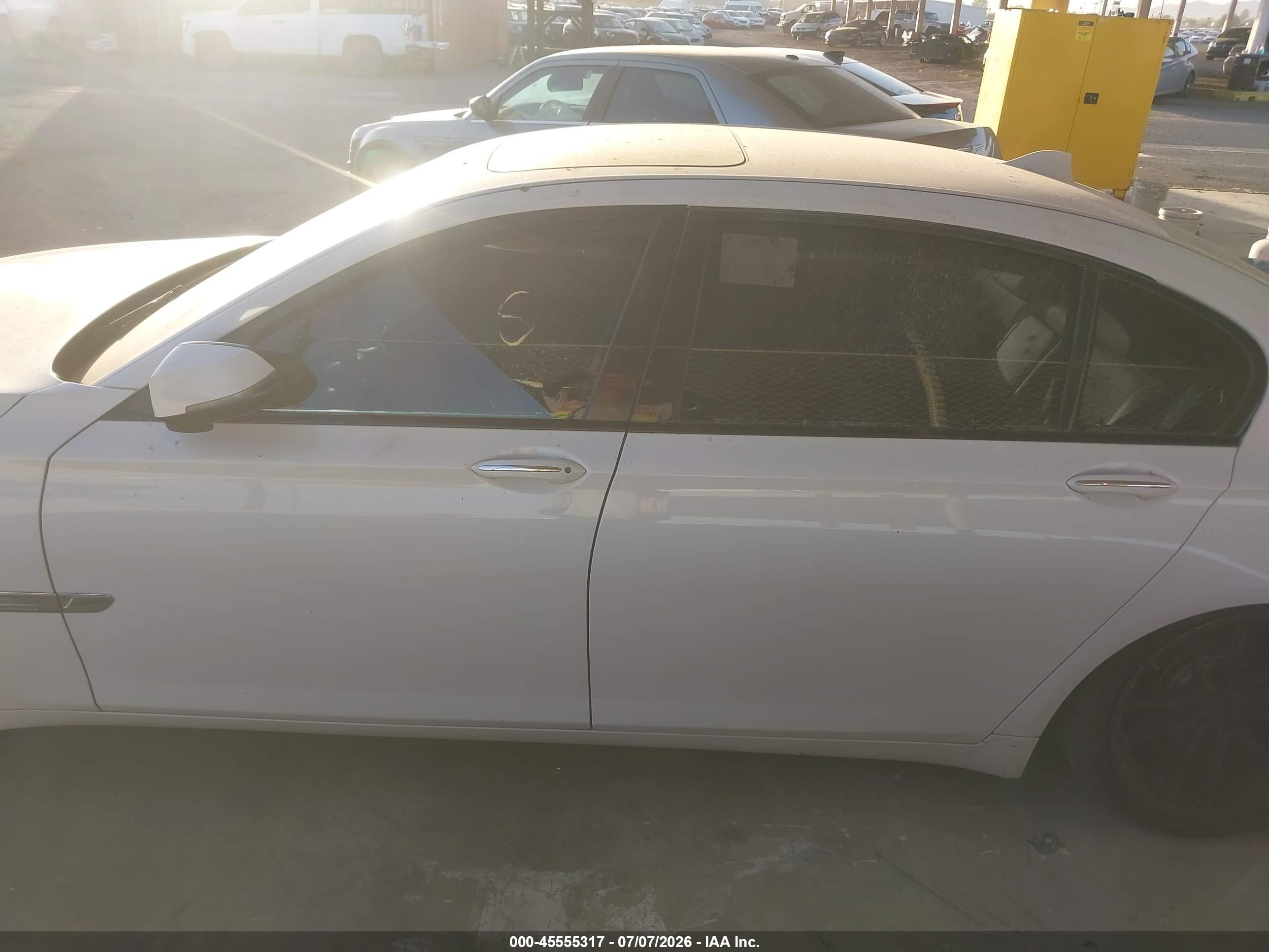 2015 Bmw 750li   White vin: WBAYE8C5XFD781599