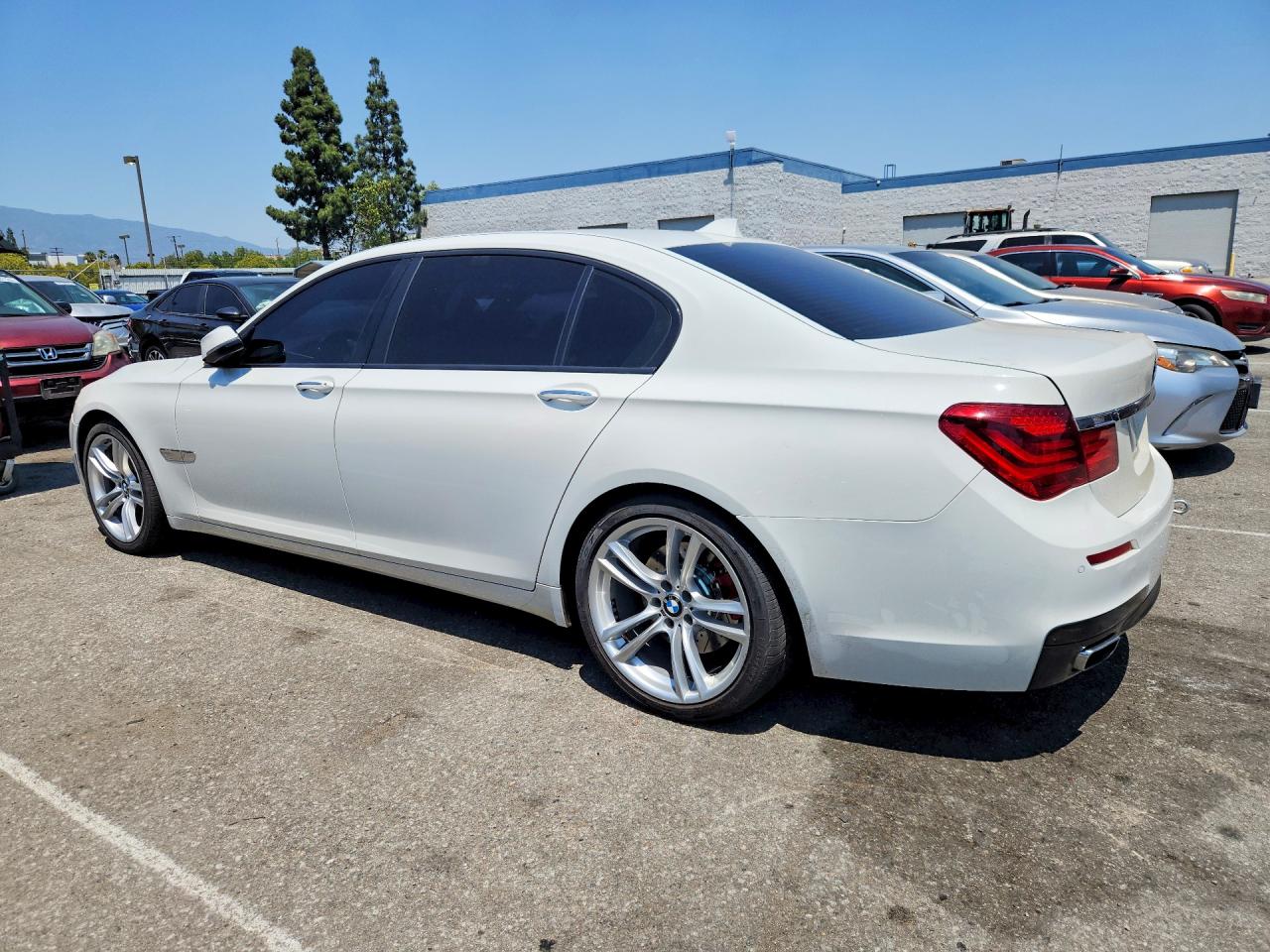 2013 Bmw 740 Lxi White vin: WBAYF4C56DD127525