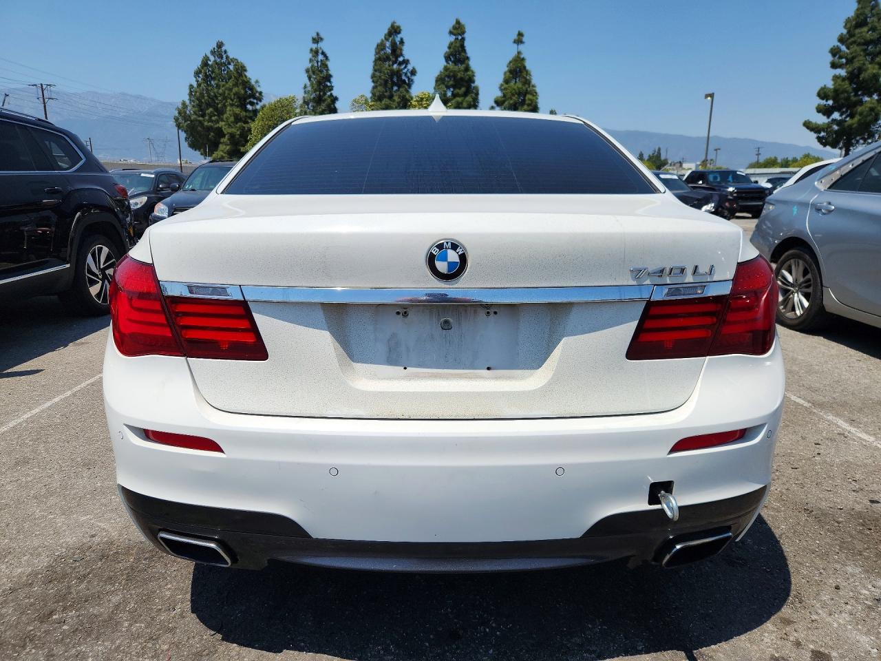 2013 Bmw 740 Lxi White vin: WBAYF4C56DD127525