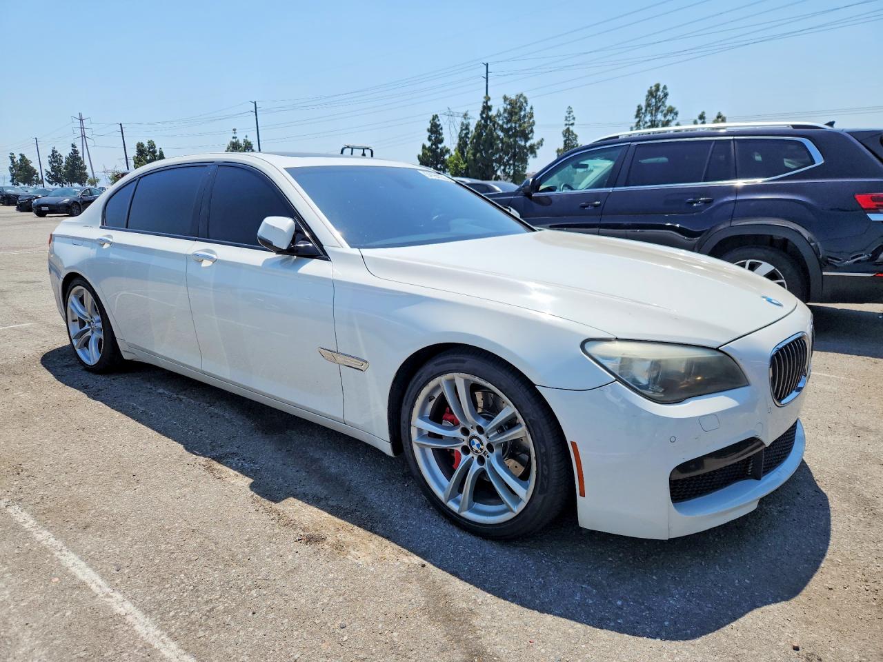 2013 Bmw 740 Lxi White vin: WBAYF4C56DD127525