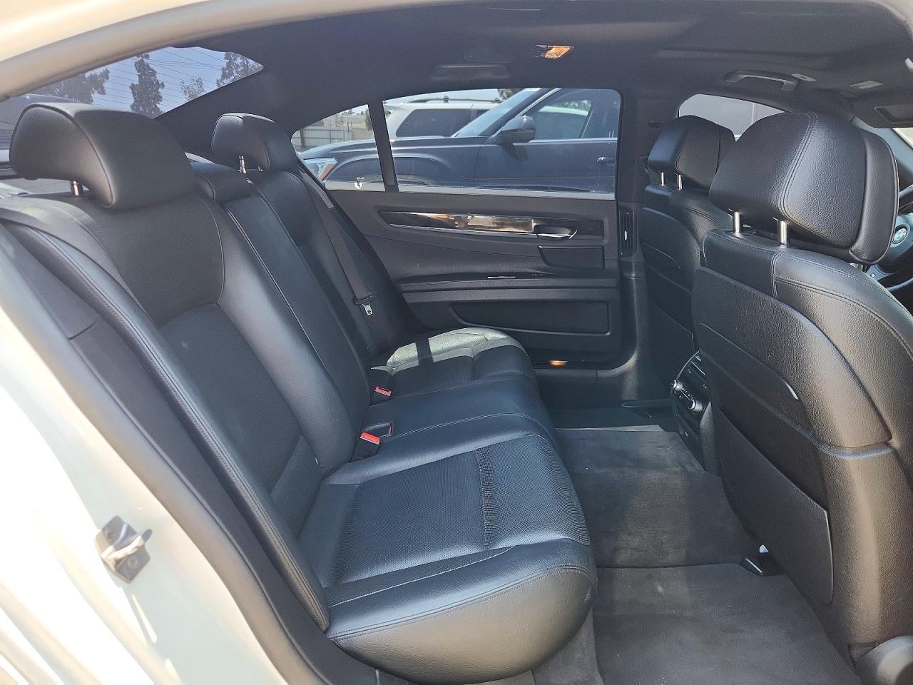 2013 Bmw 740 Lxi White vin: WBAYF4C56DD127525