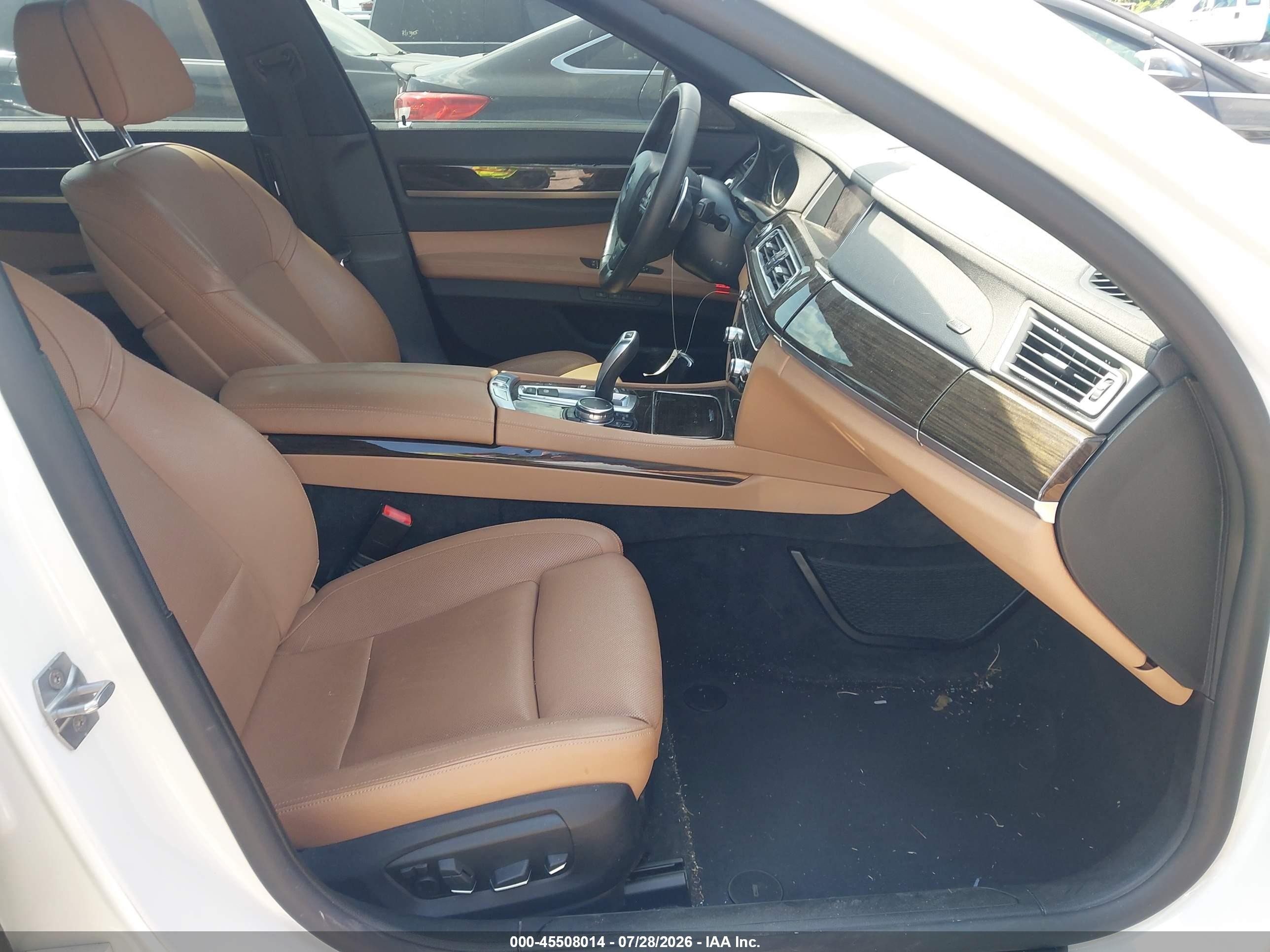 2015 Bmw 740li Xdrive White vin: WBAYF4C56FGS99409