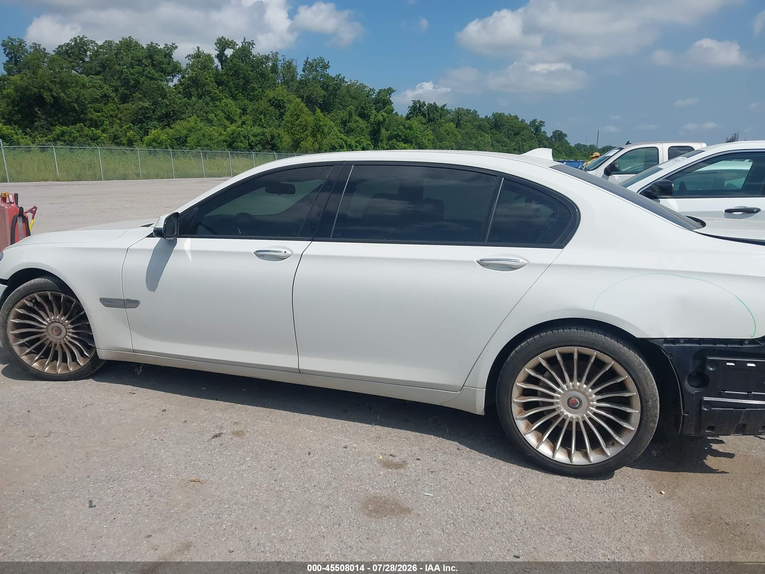 2015 Bmw 740li Xdrive White vin: WBAYF4C56FGS99409