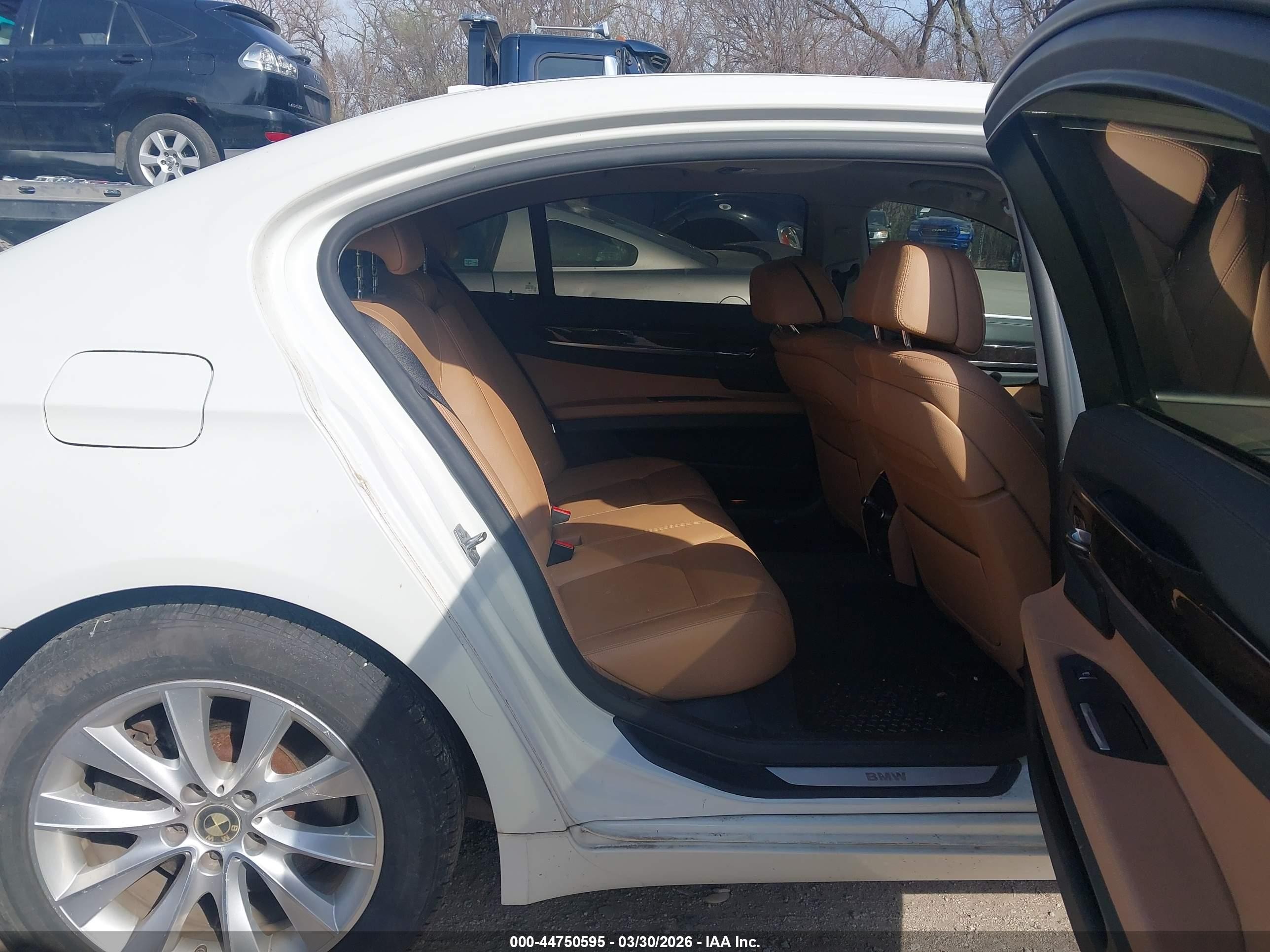 2013 Bmw 740li Xdrive White vin: WBAYF4C59DD128023