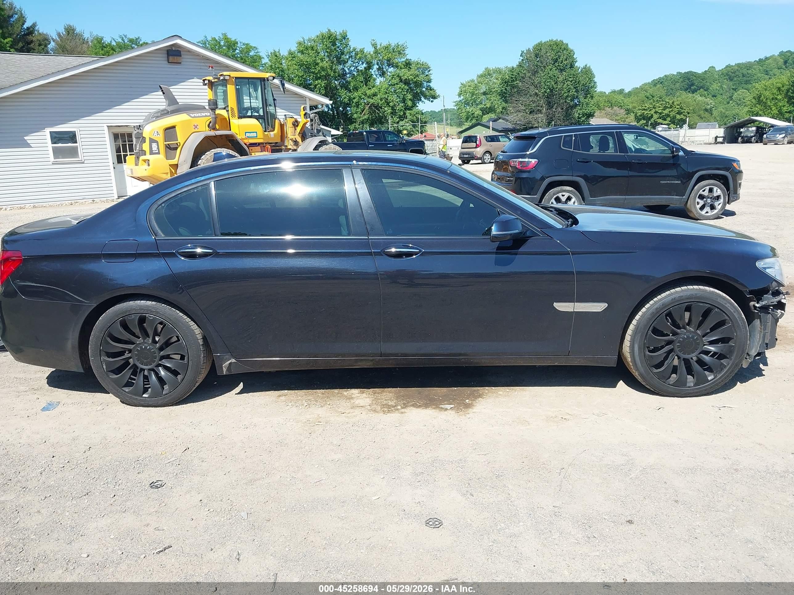 2014 Bmw 740li Xdrive Черный vin: WBAYF4C59ED282099
