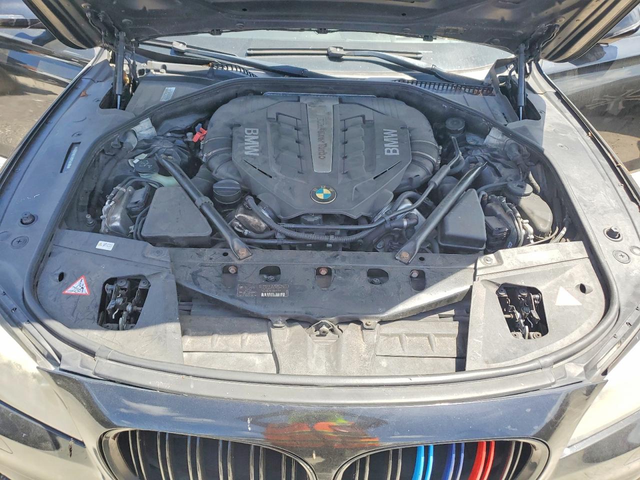 2013 Bmw 750 Lxi Черный vin: WBAYF8C51DD140108