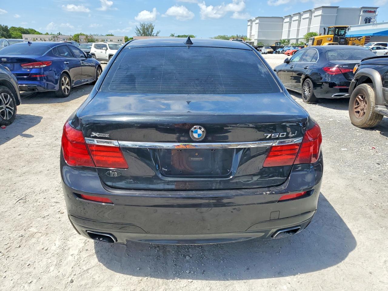 2013 Bmw 750 Lxi Черный vin: WBAYF8C51DD140108
