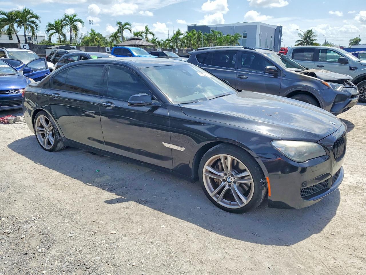 2013 Bmw 750 Lxi Черный vin: WBAYF8C51DD140108