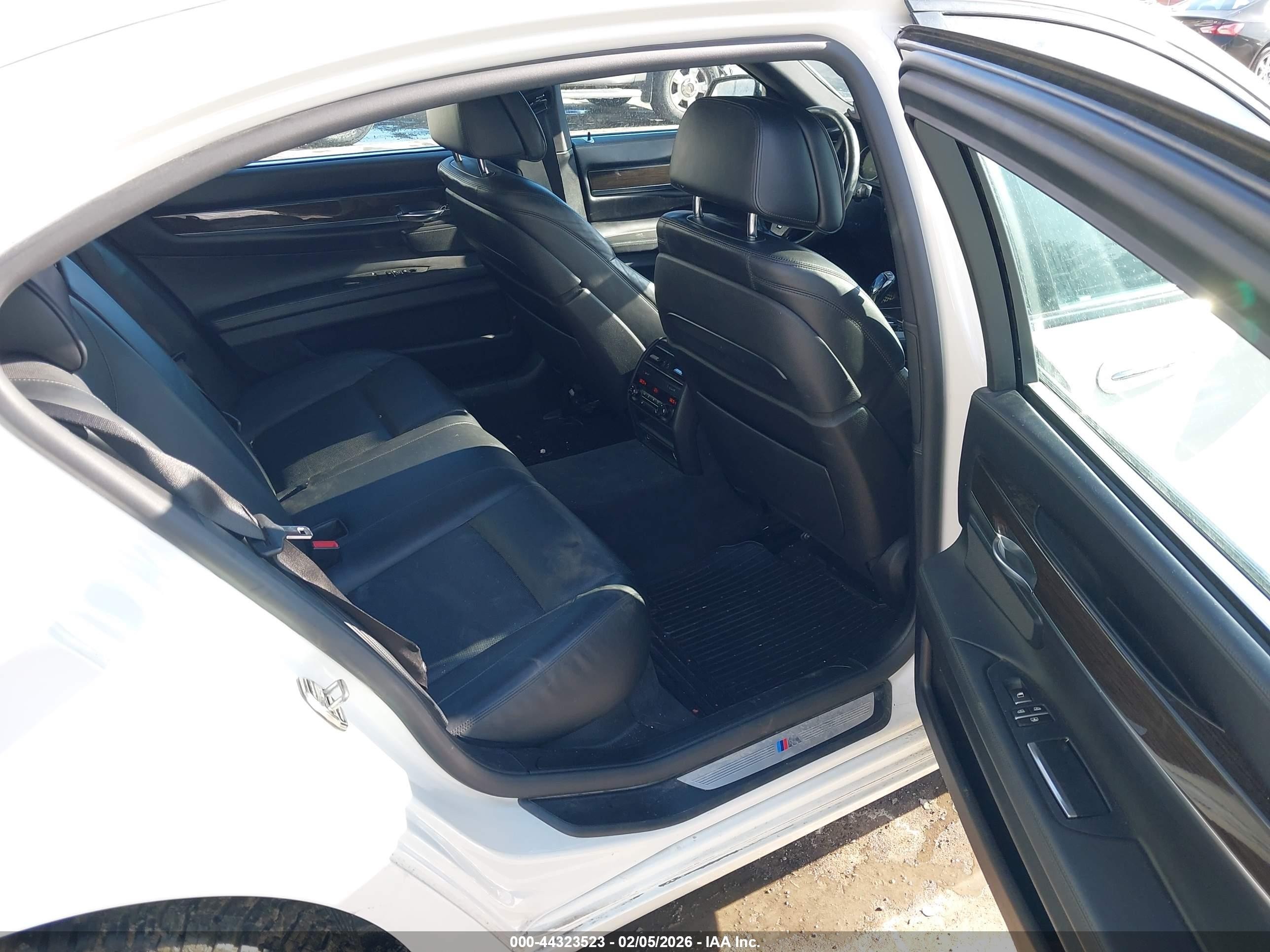 2014 Bmw Alpina B7 Xdrive Белый vin: WBAYF8C51ED652744