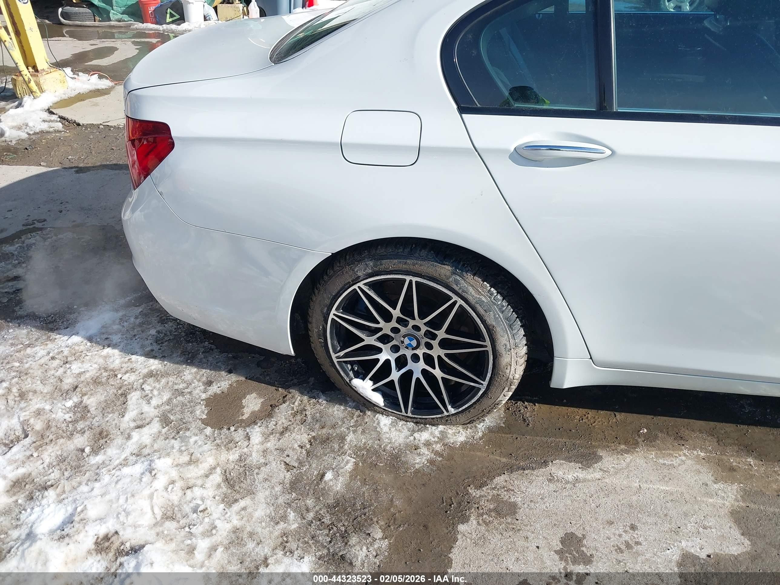 2014 Bmw Alpina B7 Xdrive Белый vin: WBAYF8C51ED652744