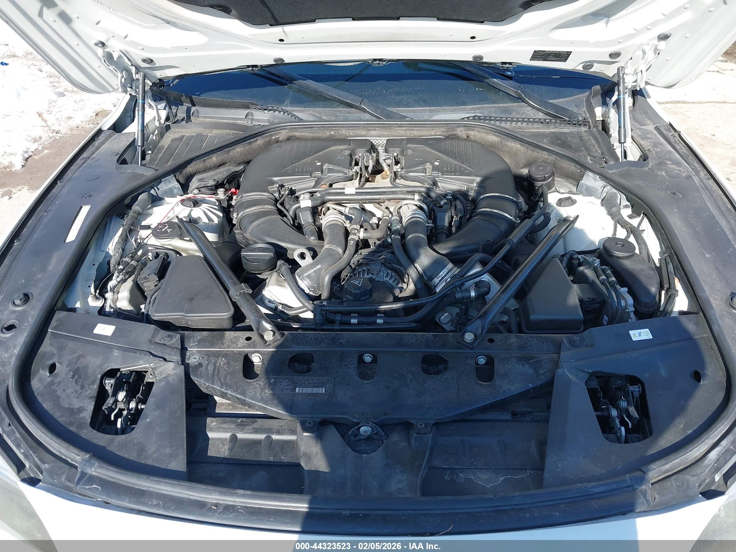 2014 Bmw Alpina B7 Xdrive Белый vin: WBAYF8C51ED652744
