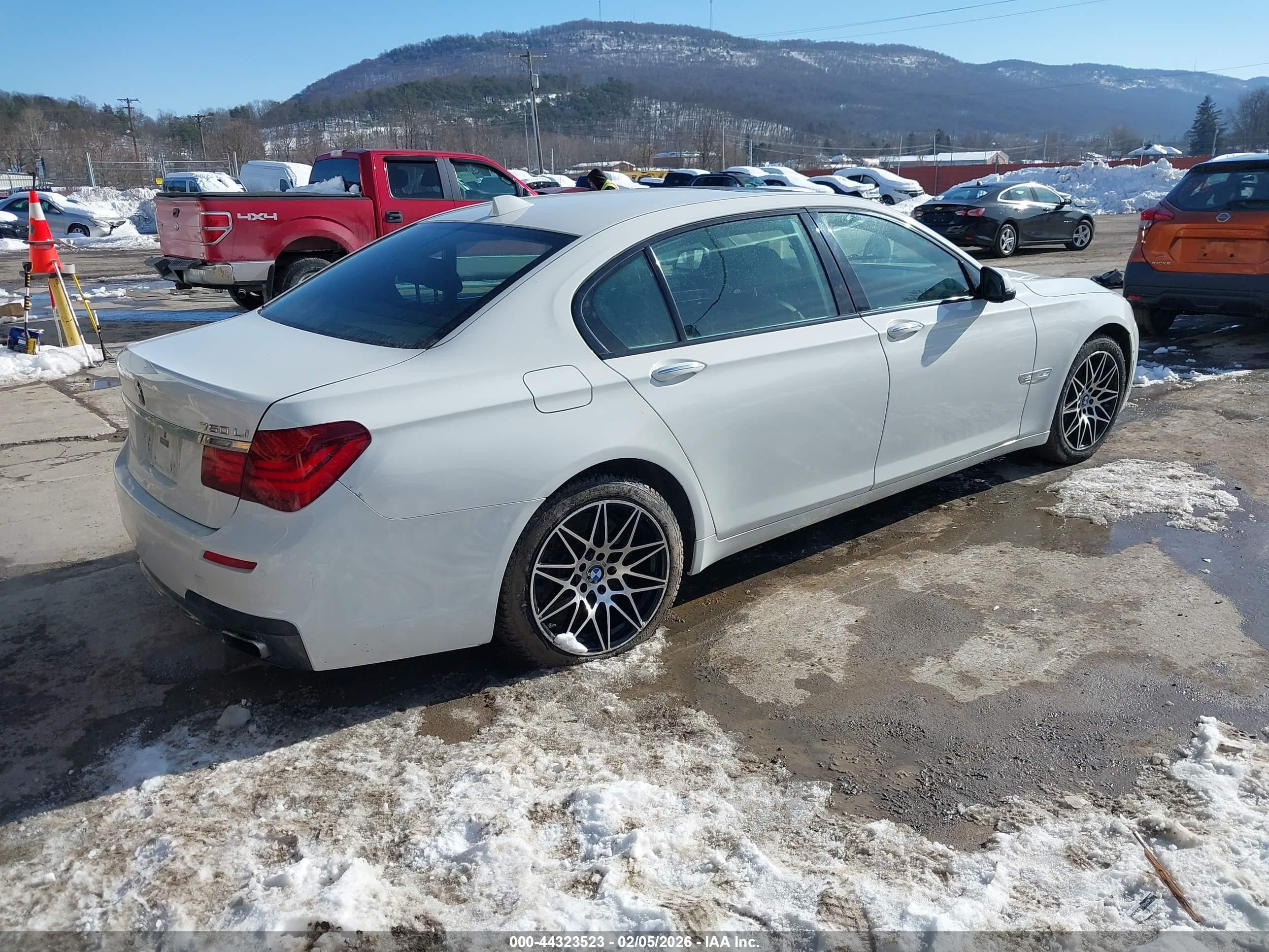2014 Bmw Alpina B7 Xdrive Белый vin: WBAYF8C51ED652744