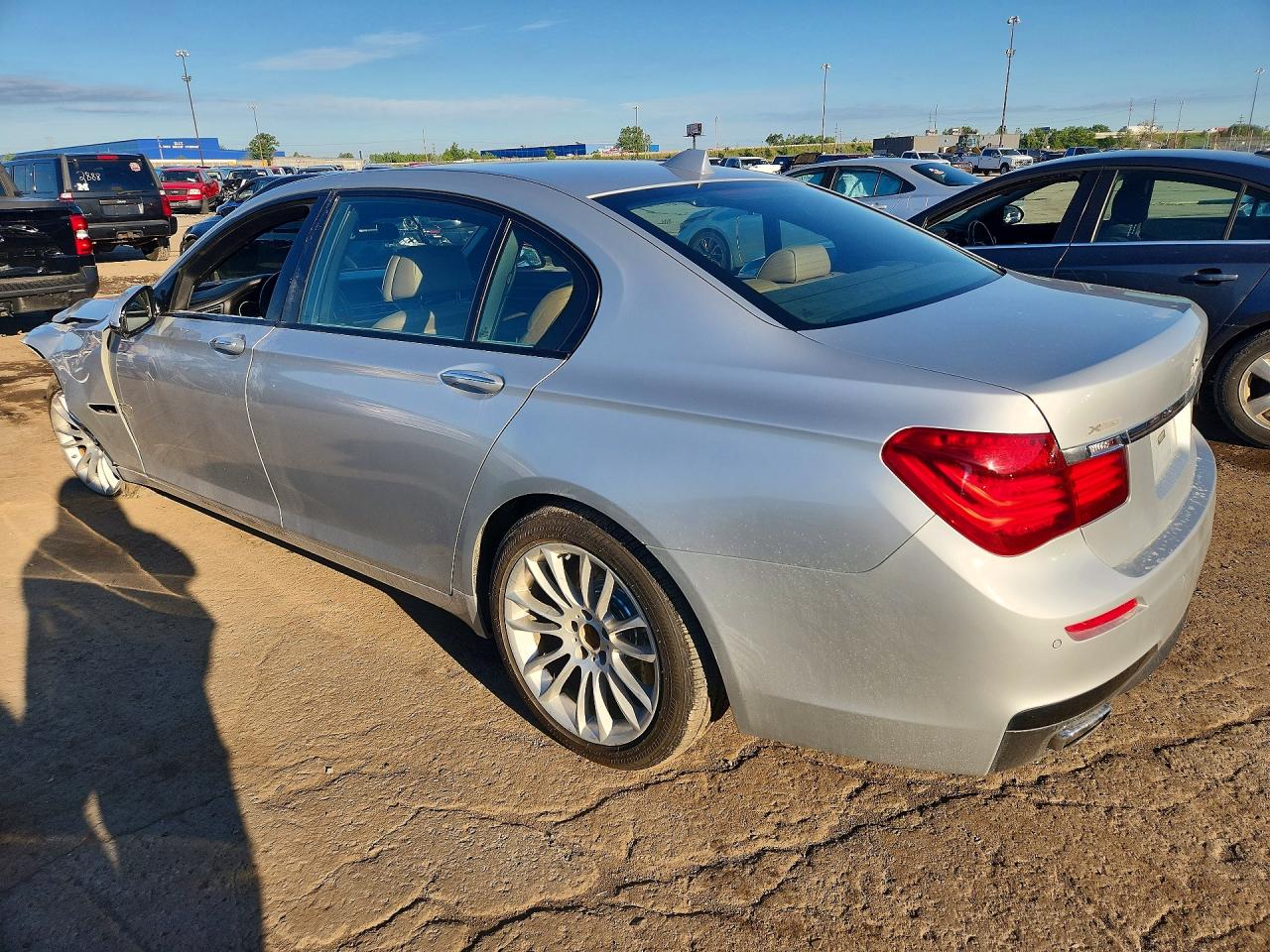 2014 Bmw 750 Lxi Серебряный vin: WBAYF8C52ED652591