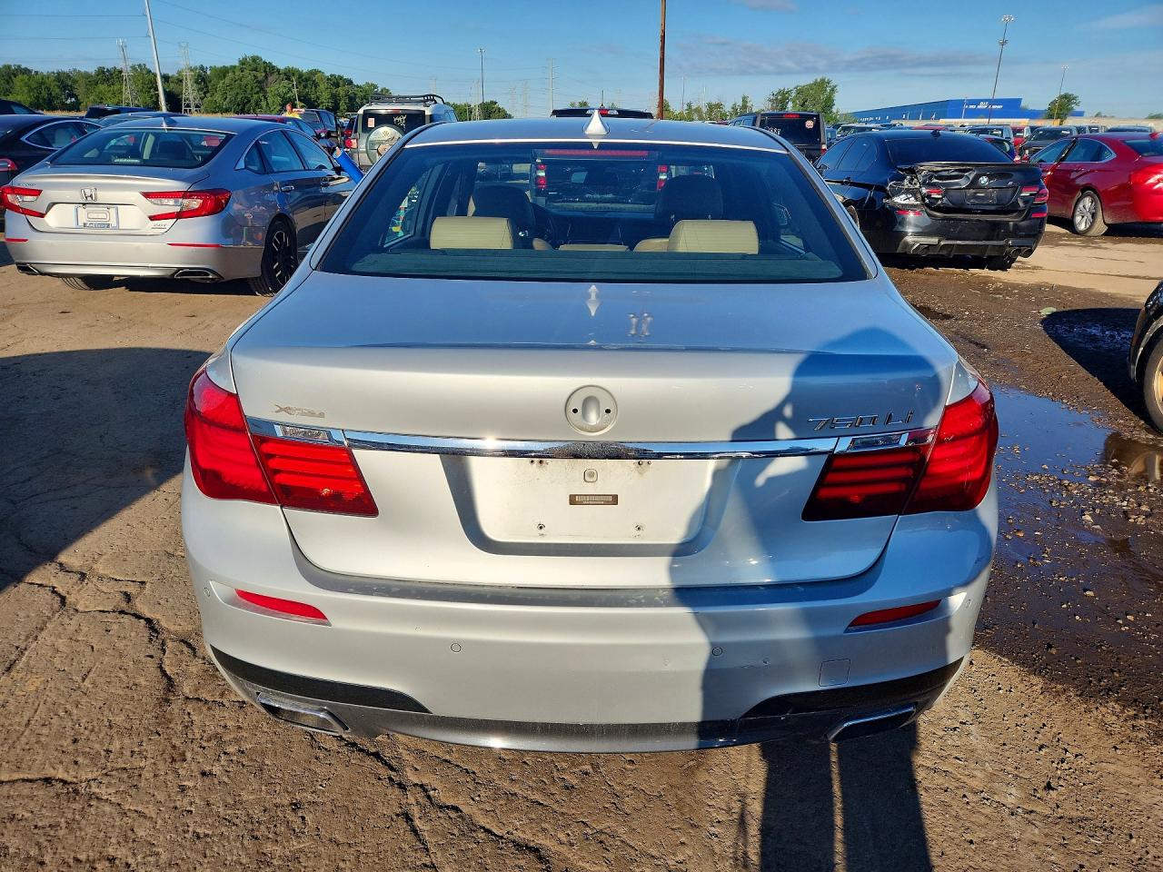 2014 Bmw 750 Lxi Серебряный vin: WBAYF8C52ED652591