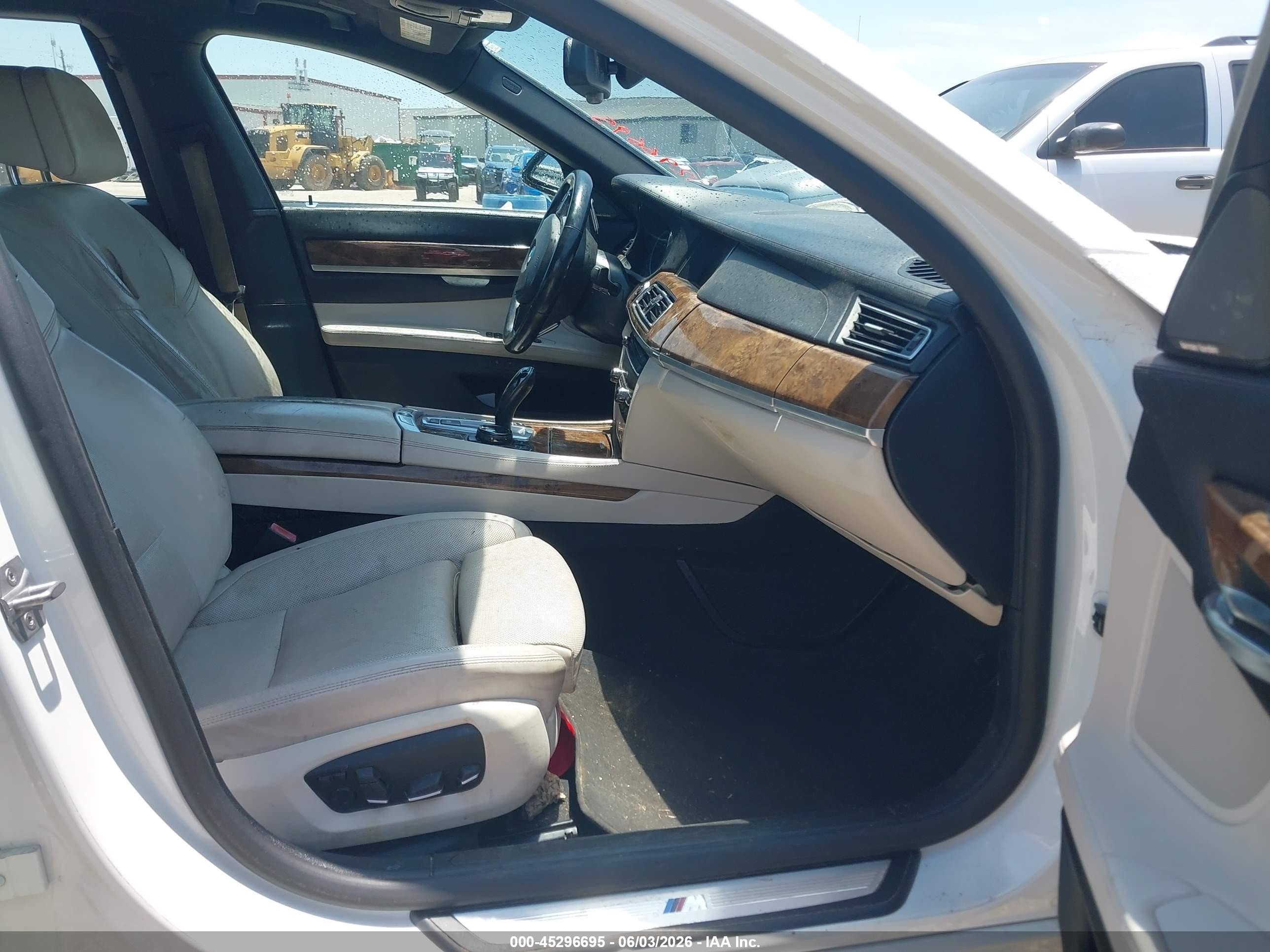 2014 Bmw Alpina B7 Xdrive White vin: WBAYF8C52ED653630
