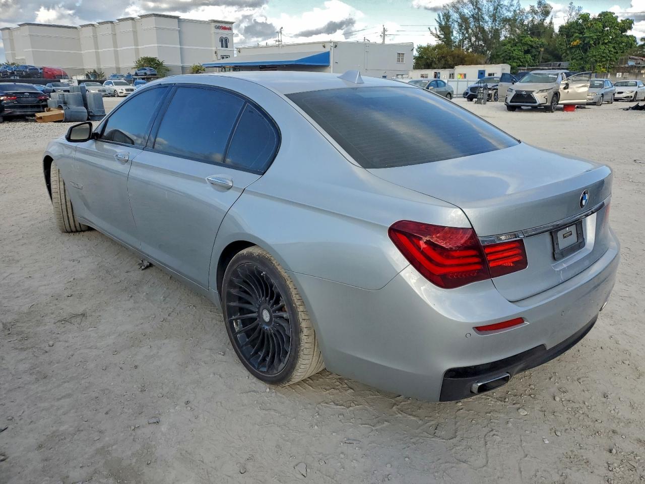 2015 Bmw 750 Lxi Silver vin: WBAYF8C52FD654469