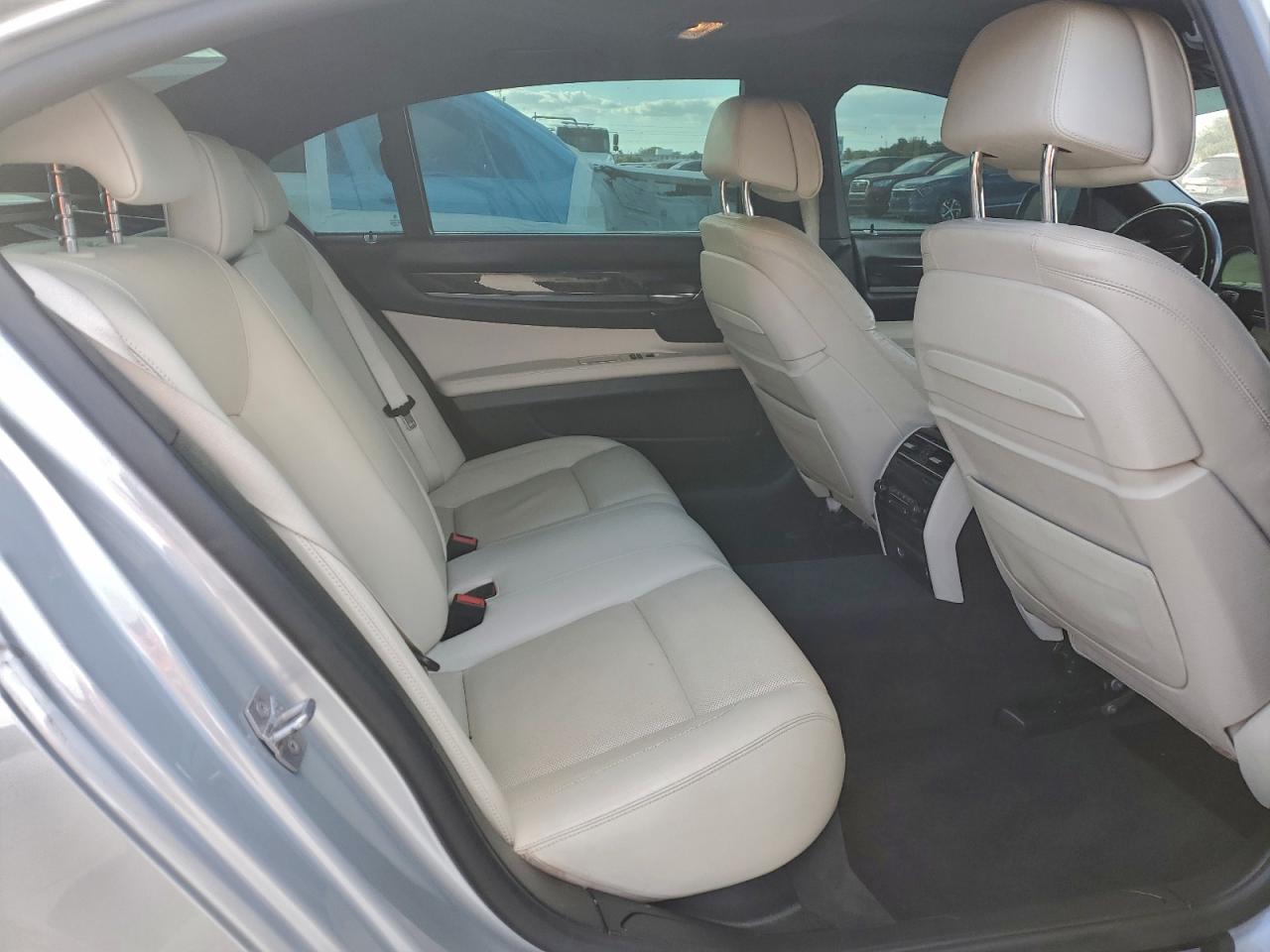 2015 Bmw 750 Lxi Silver vin: WBAYF8C52FD654469