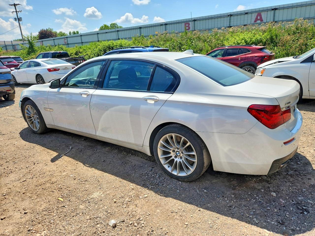 2015 Bmw 750 Lxi White vin: WBAYF8C52FD655167