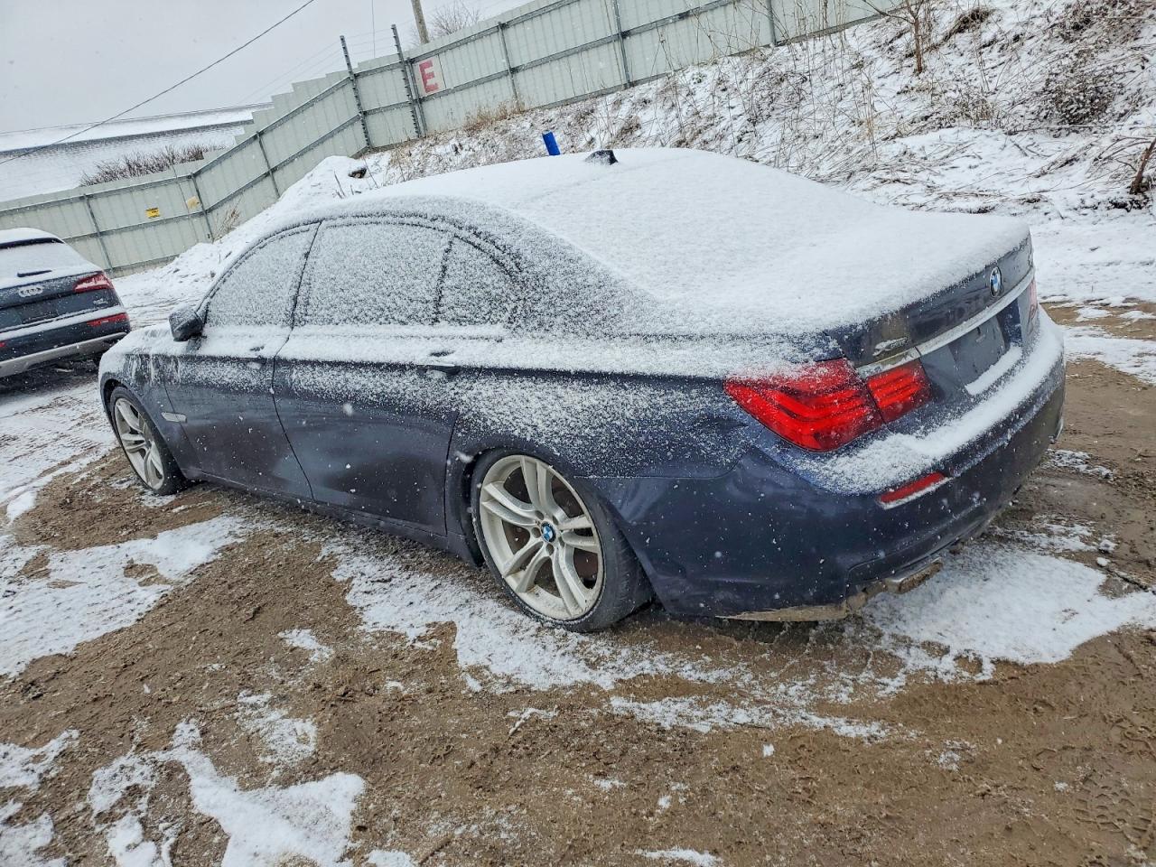 2013 Bmw 750 Lxi Синий vin: WBAYF8C55DD140385