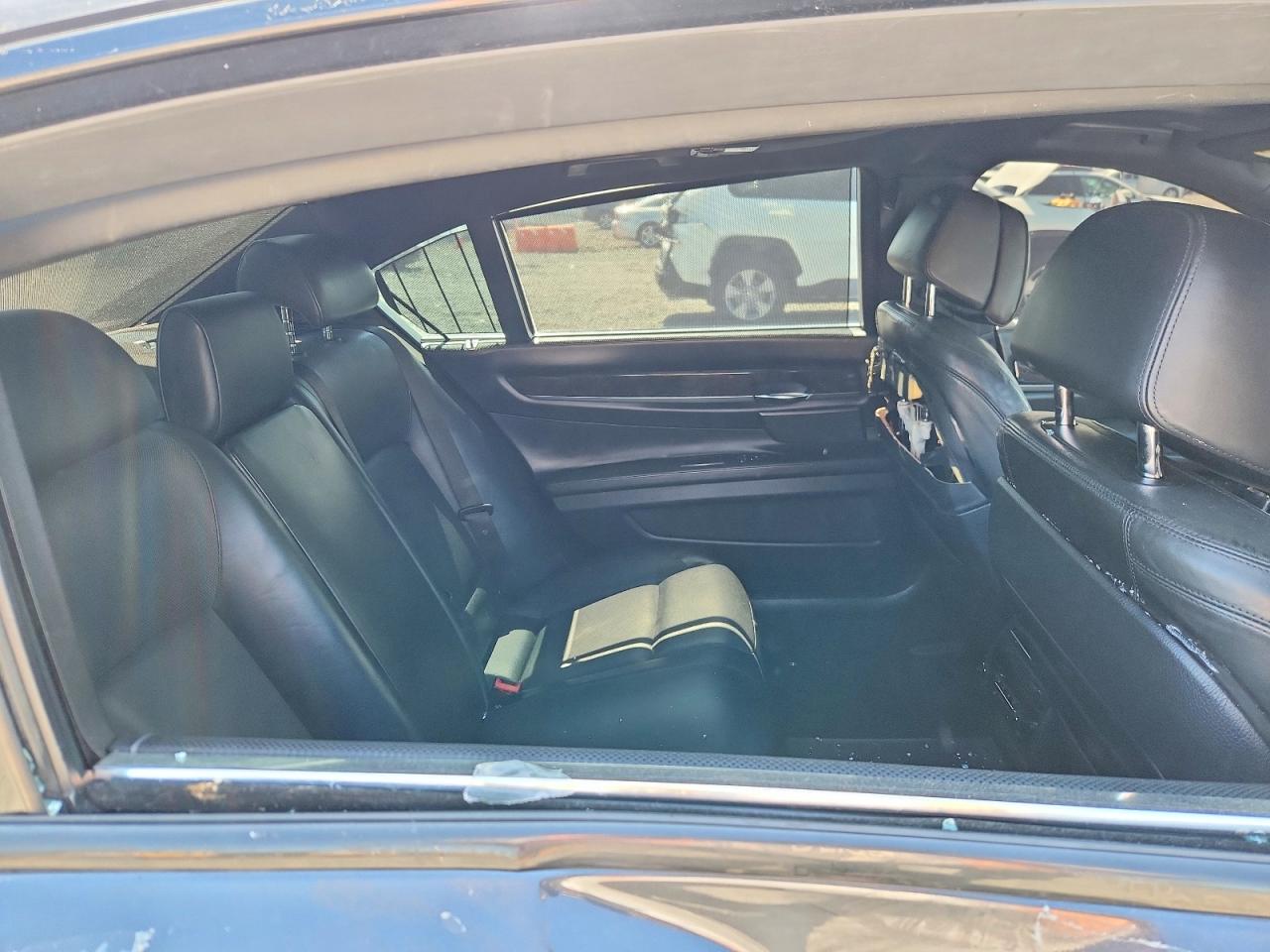 2013 Bmw 750 Lxi Black vin: WBAYF8C57DDE59077