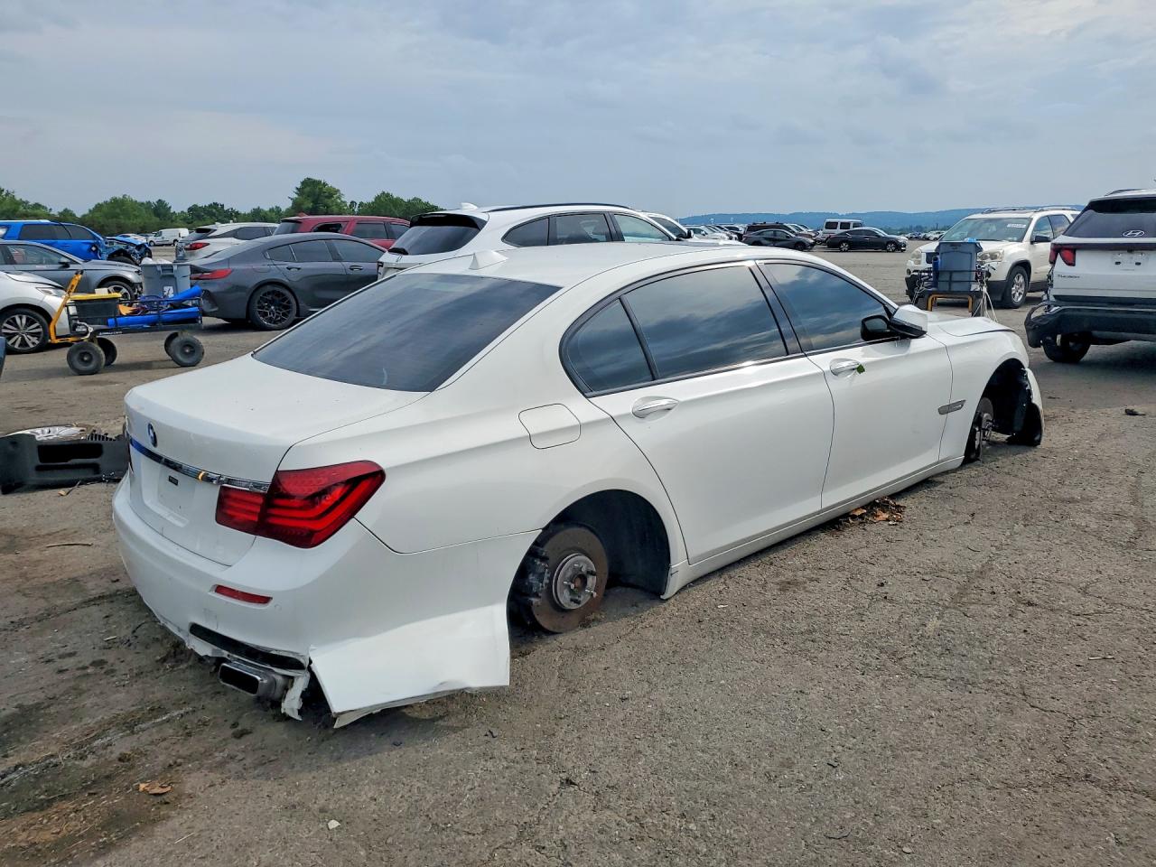 2013 Bmw 750 Lxi White vin: WBAYF8C5XDD139930