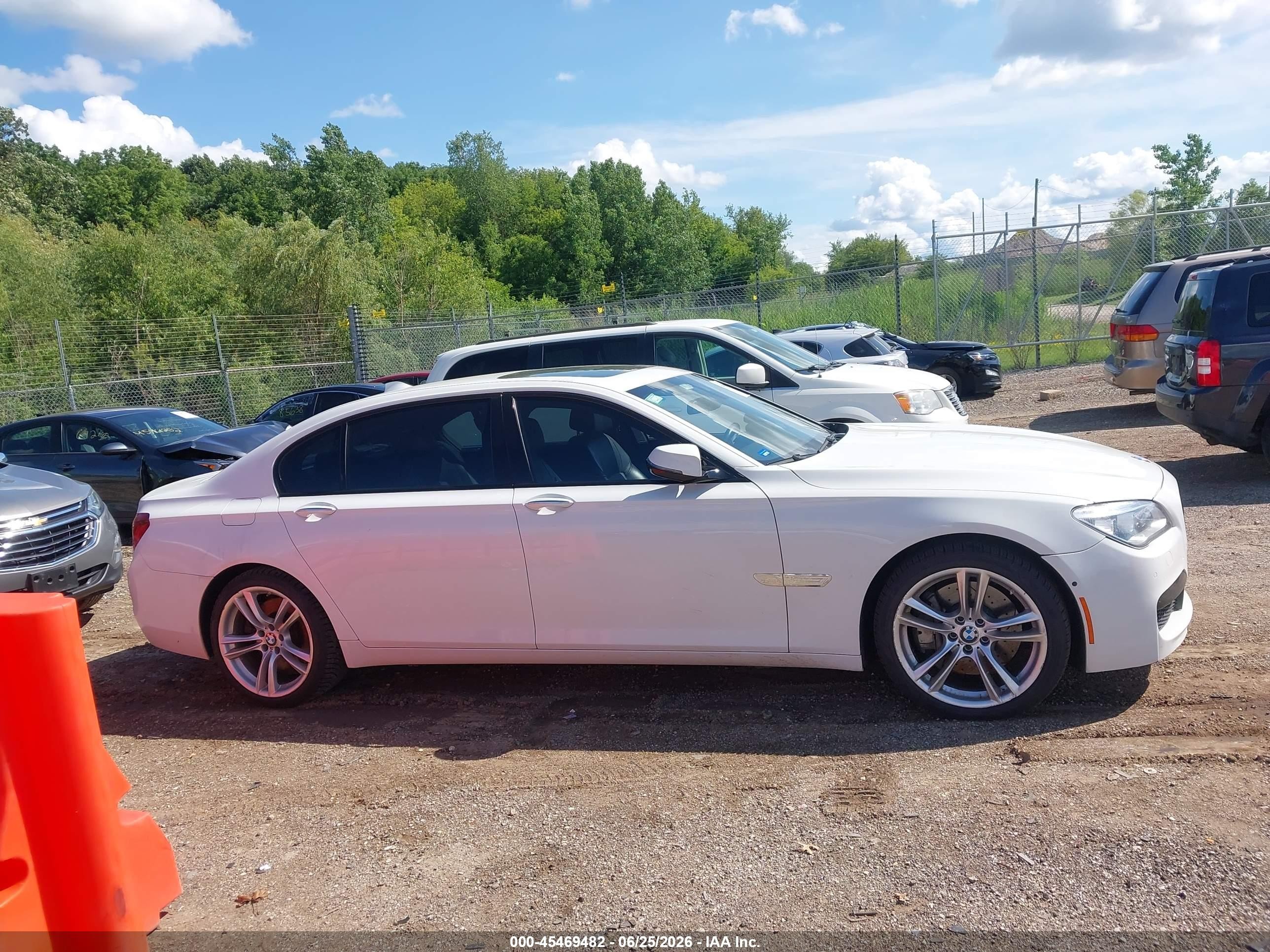 2014 Bmw Alpina B7 Xdrive White vin: WBAYF8C5XED142019