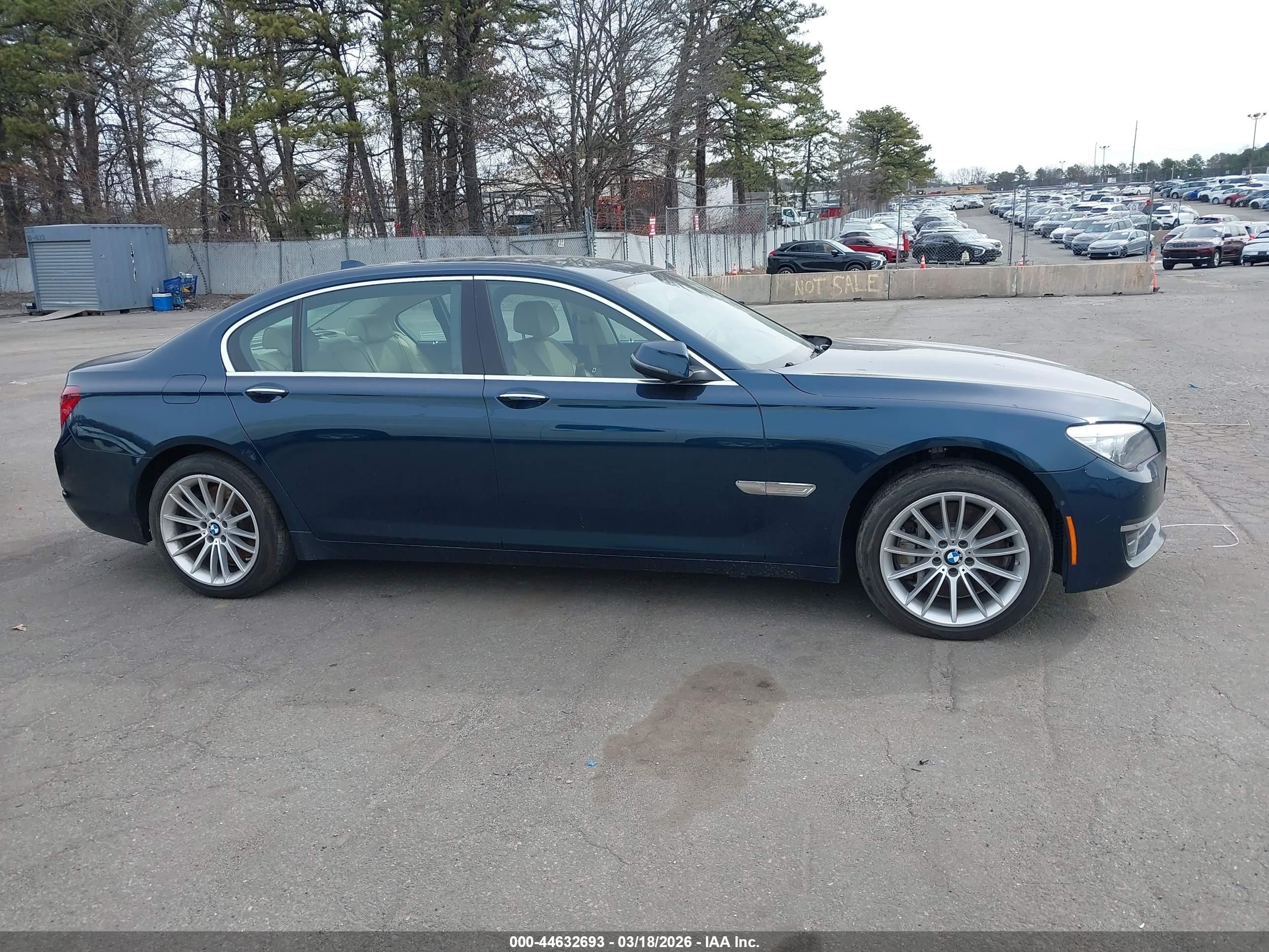 2014 Bmw Alpina B7 Xdrive Dark Blue vin: WBAYF8C5XED652886