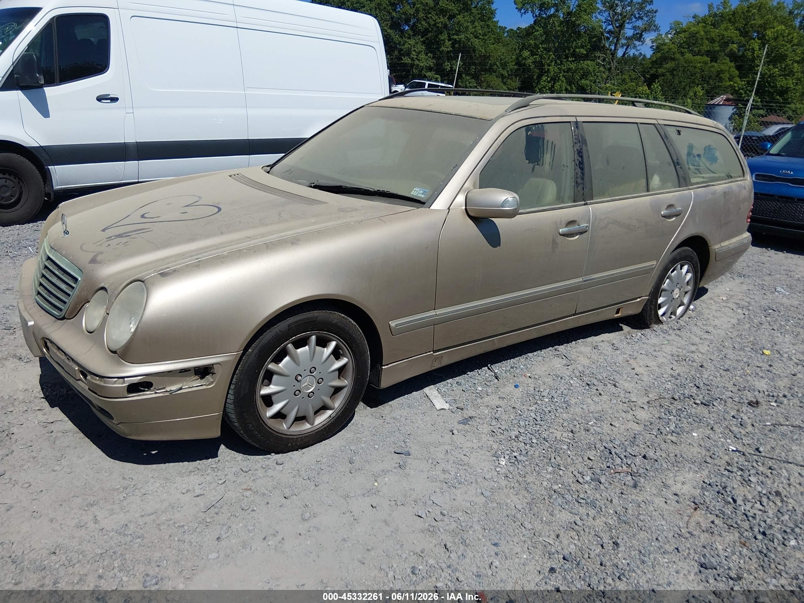 2001 Mercedes Car   Gold vin: WBDJH65J81B177840