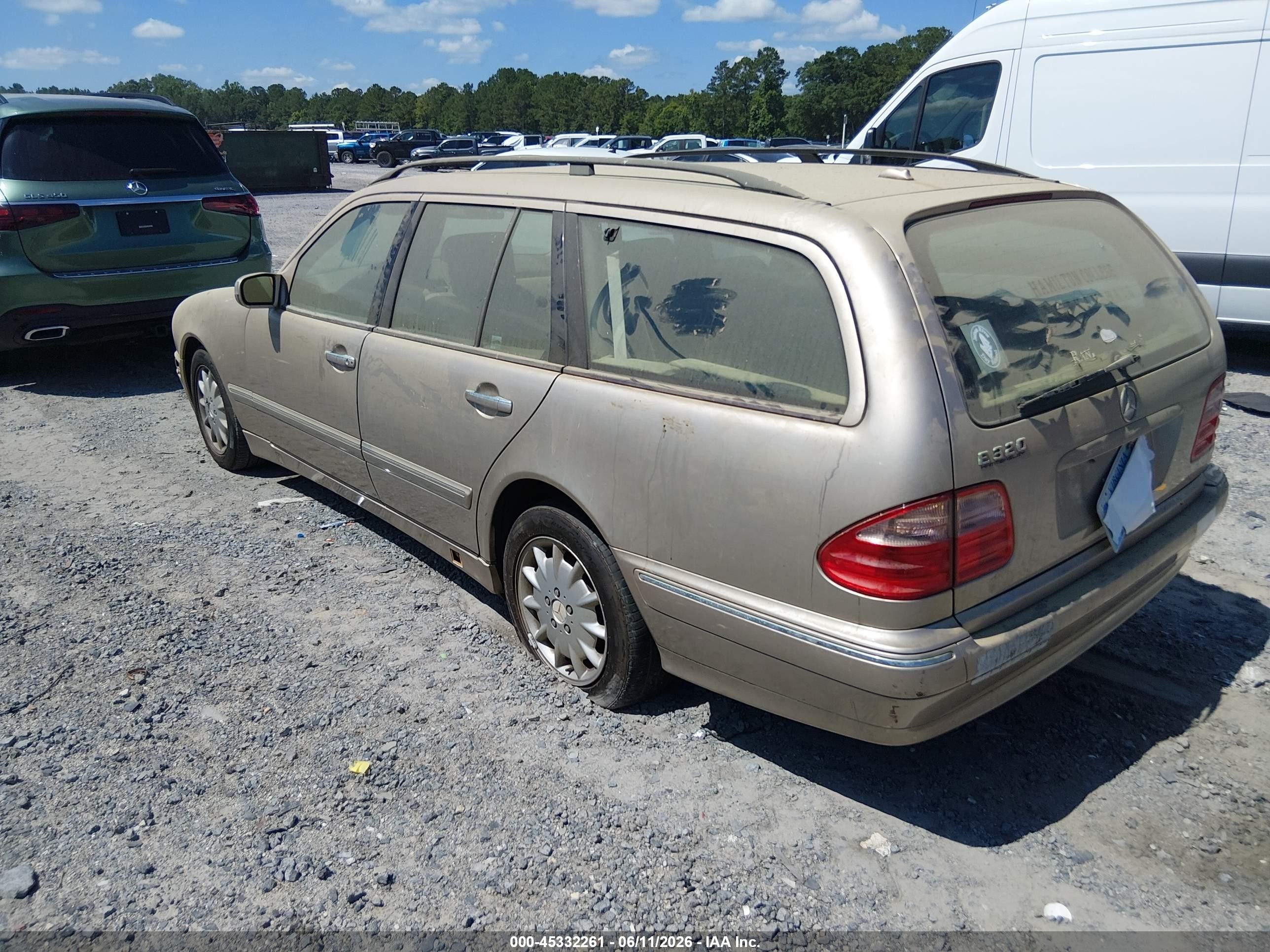 2001 Mercedes Car   Gold vin: WBDJH65J81B177840