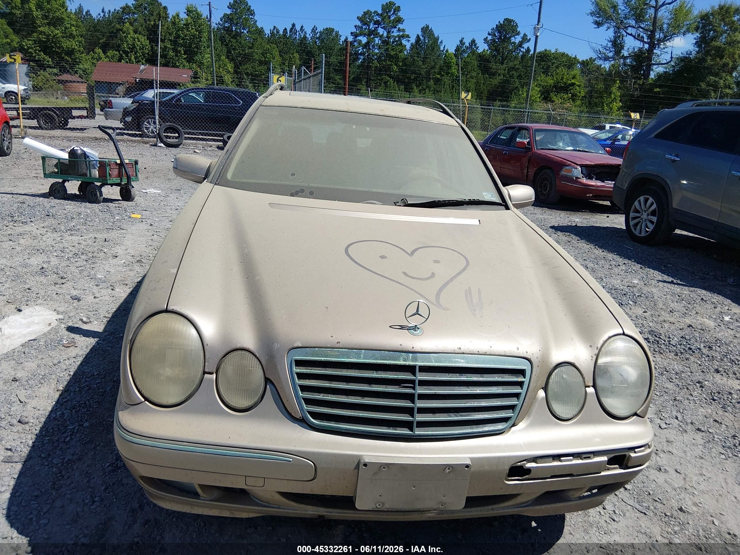 2001 Mercedes Car   Gold vin: WBDJH65J81B177840
