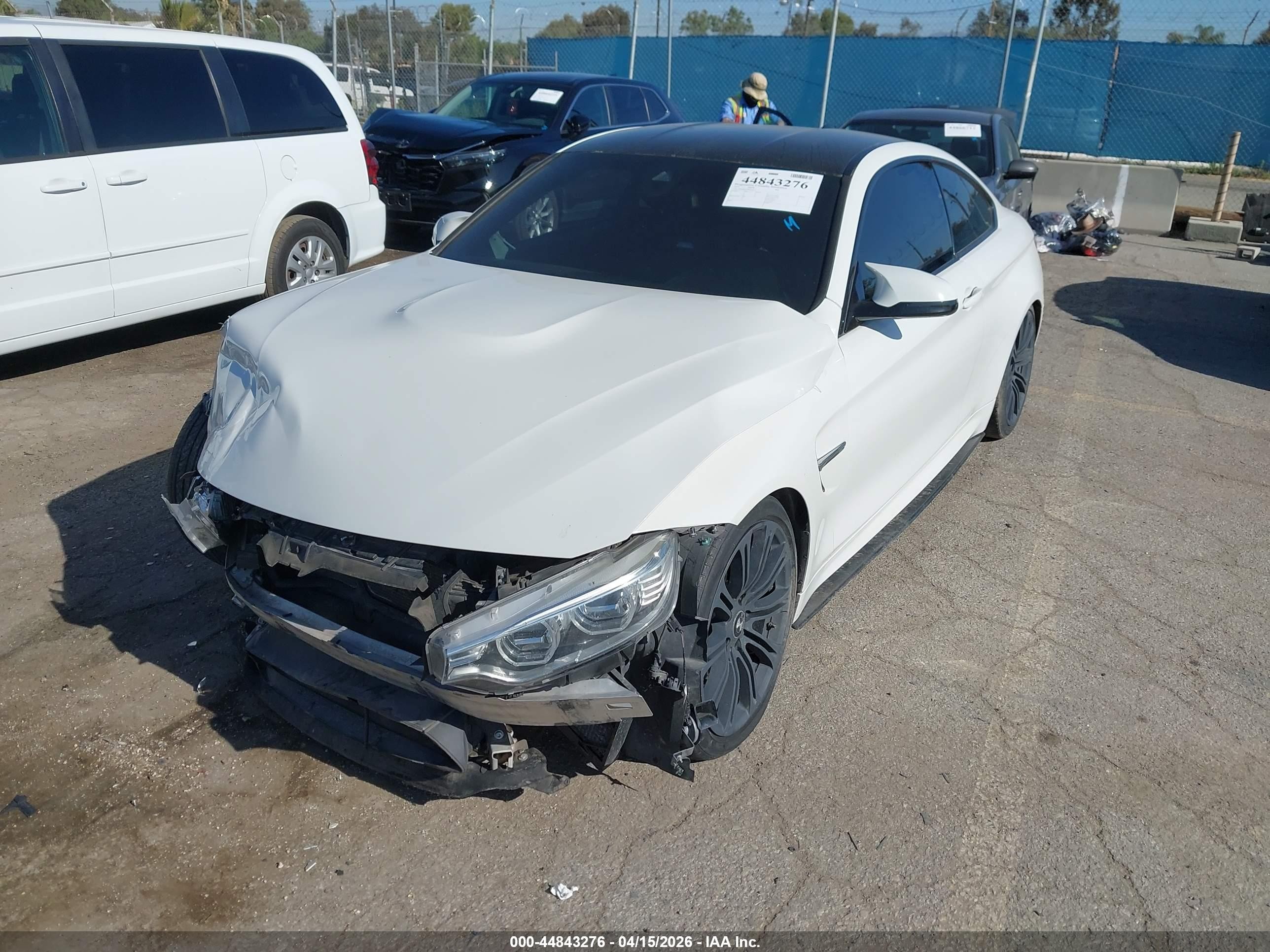 2015 Bmw M4   White vin: WBS3R9C50FF708732