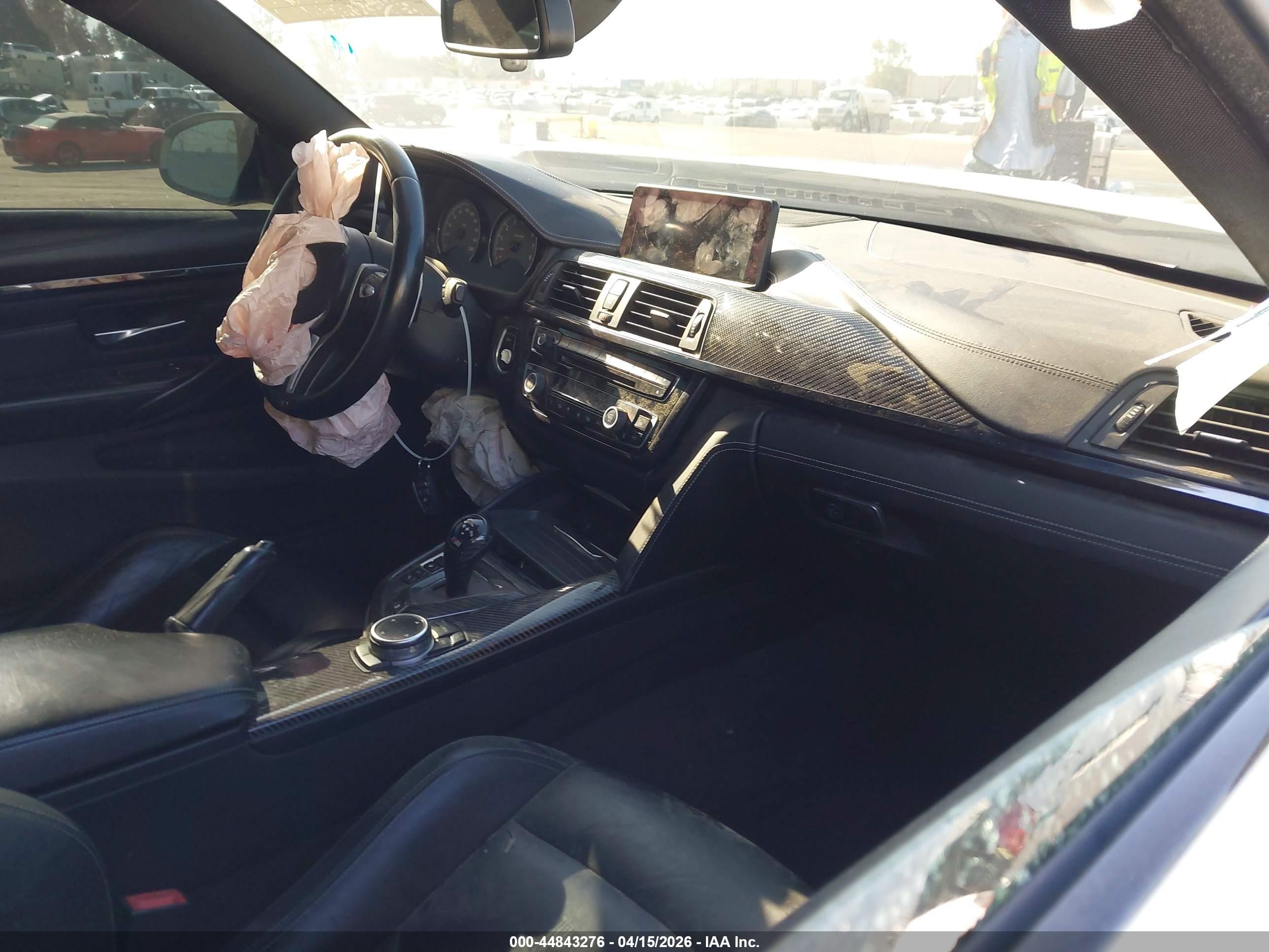 2015 Bmw M4   White vin: WBS3R9C50FF708732