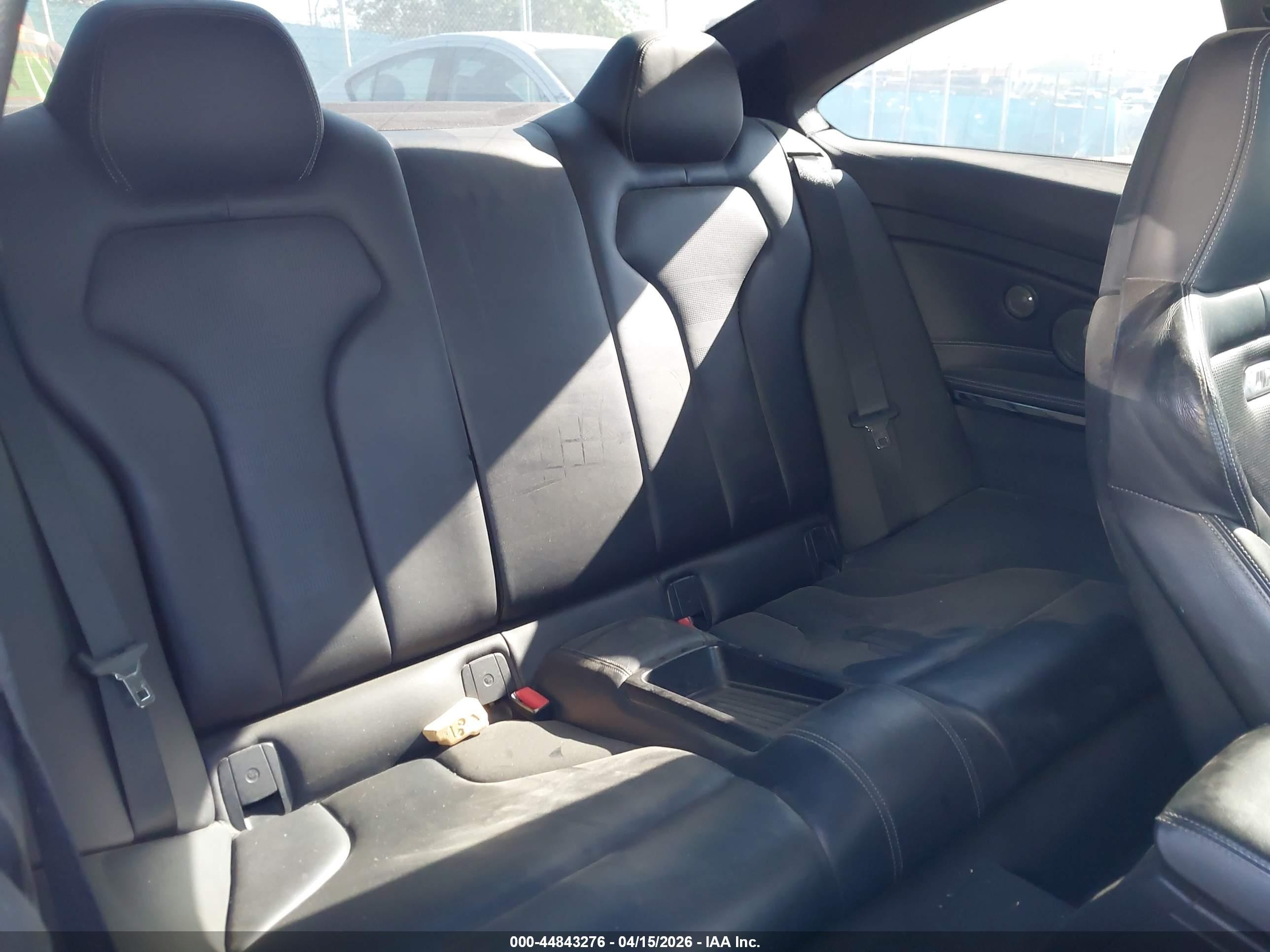 2015 Bmw M4   White vin: WBS3R9C50FF708732
