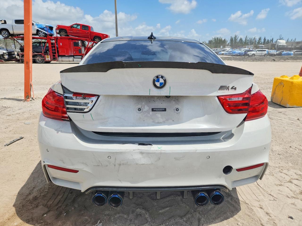 2015 Bmw M4 White vin: WBS3R9C50FK333707