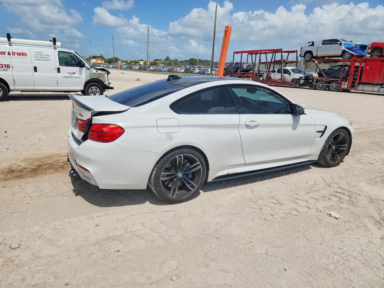 2015 Bmw M4 White vin: WBS3R9C50FK333707