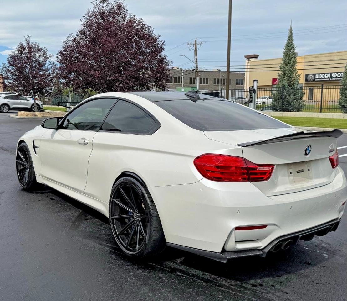 2015 Bmw M4 White vin: WBS3R9C51FK334378