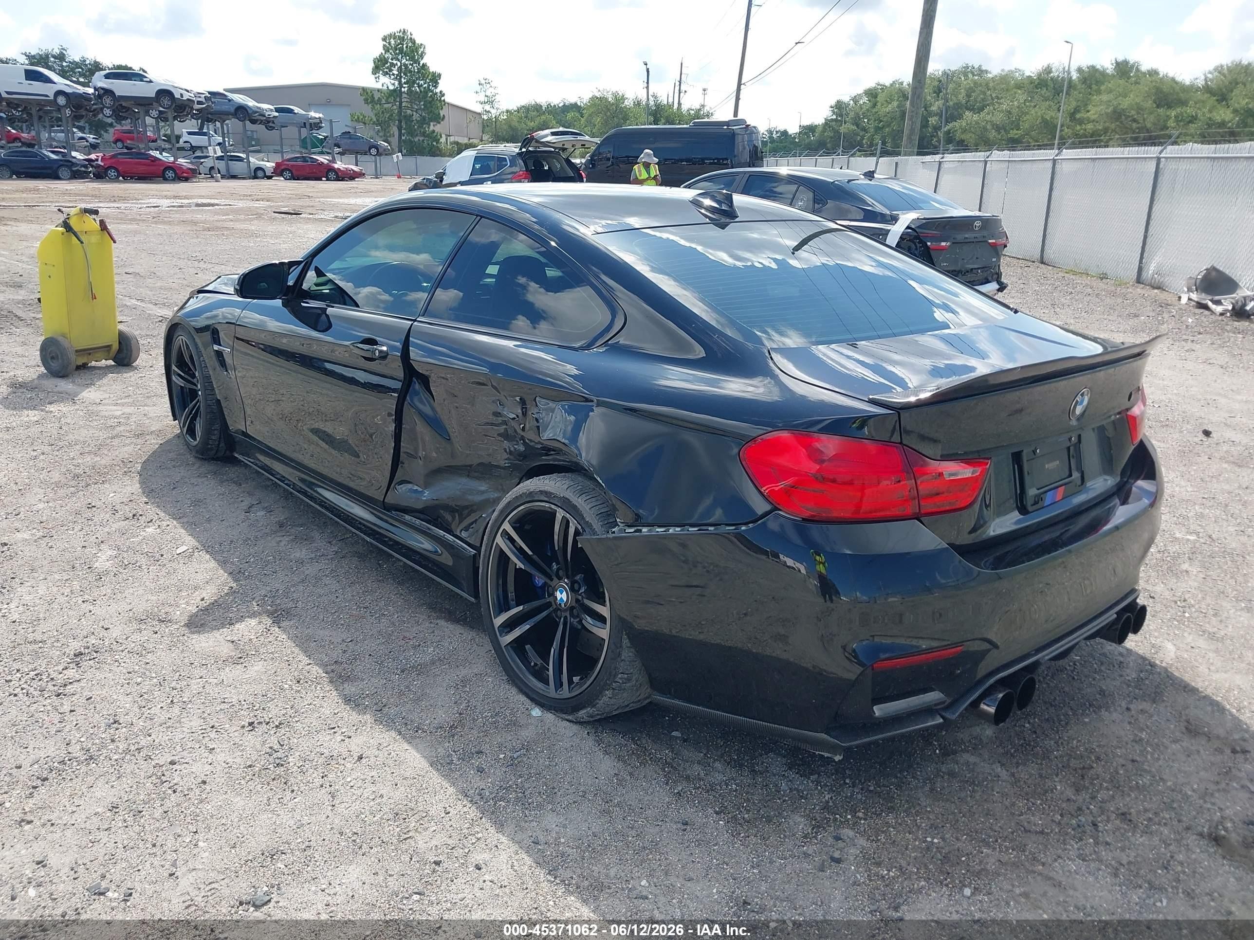2015 Bmw M4   Black vin: WBS3R9C51FK334526