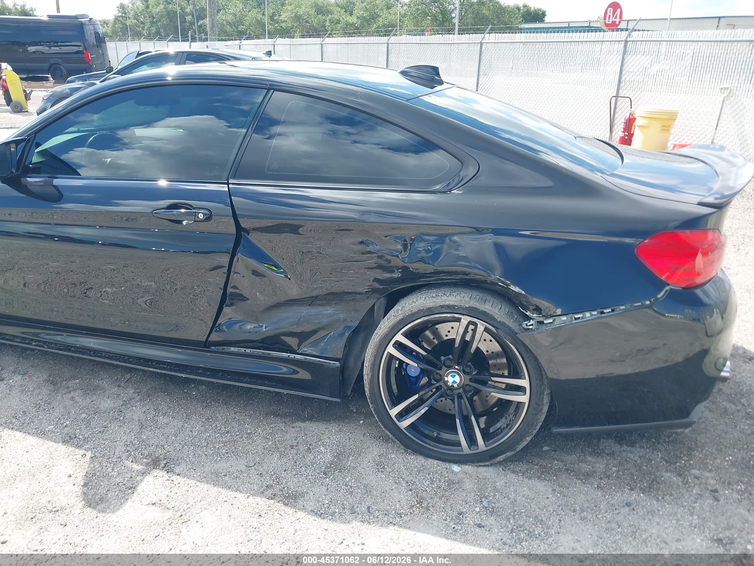 2015 Bmw M4   Black vin: WBS3R9C51FK334526