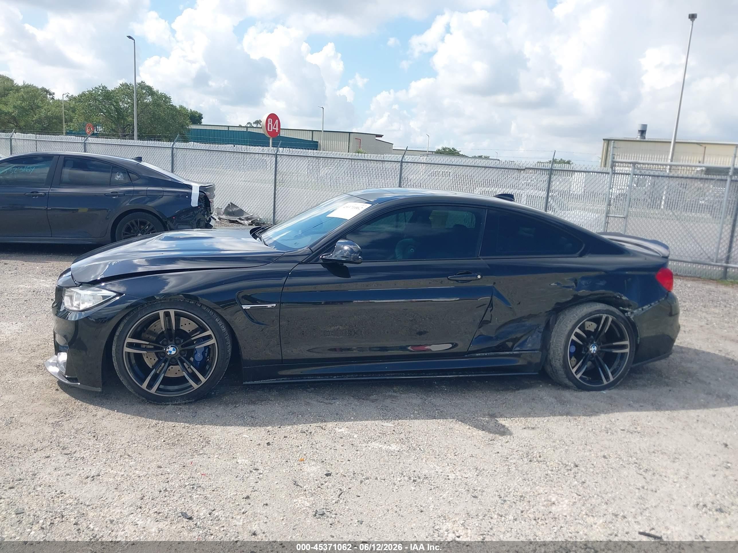 2015 Bmw M4   Black vin: WBS3R9C51FK334526